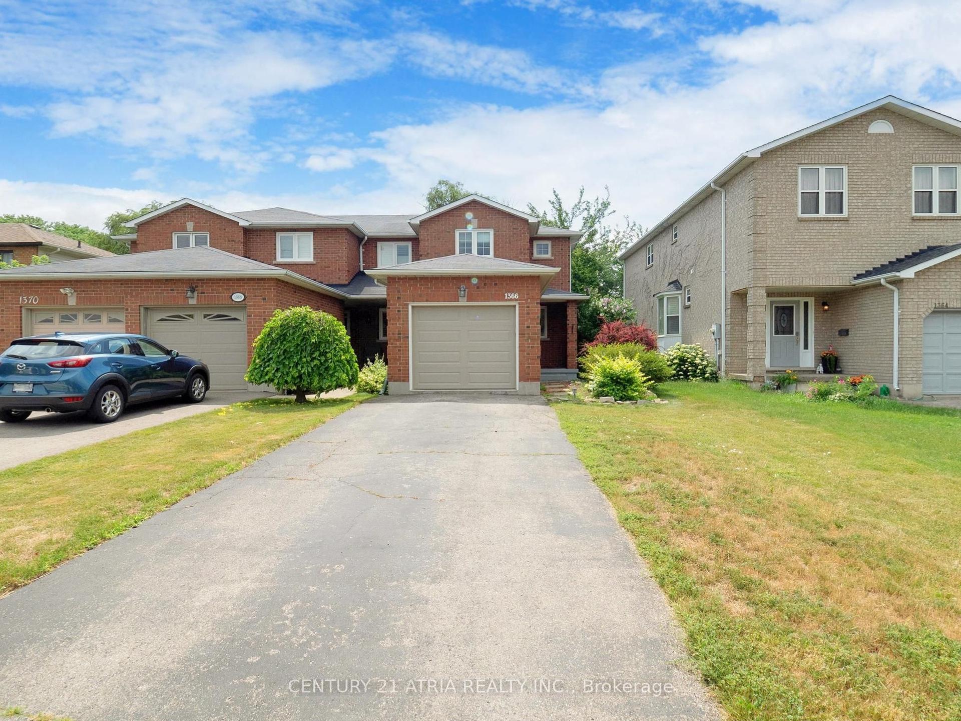 1366 Treeland Street, Burlington — Townhouse for sale, photo 1
