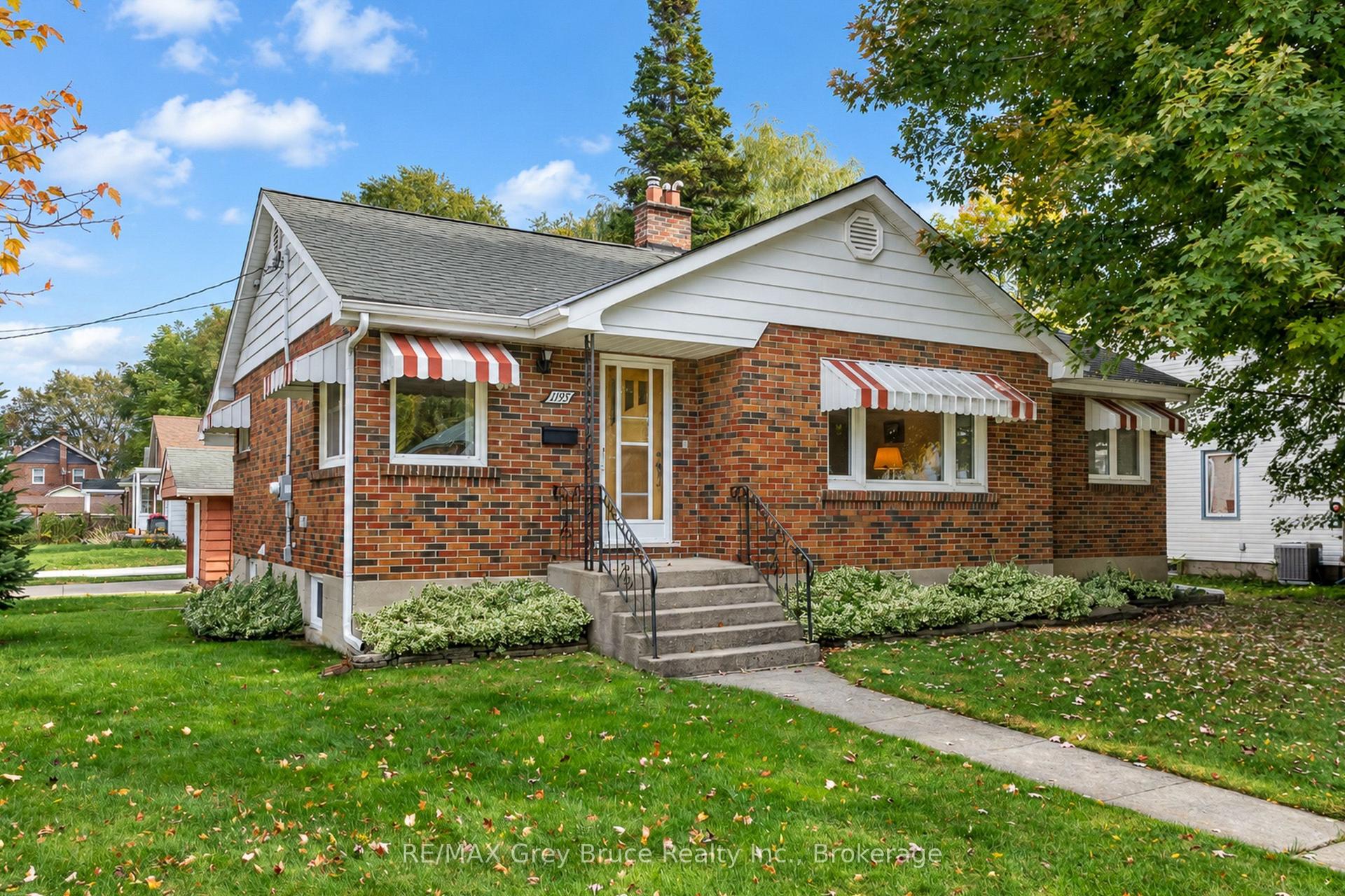1195 4th Avenue W, Owen Sound — Detached for sale, photo 1
