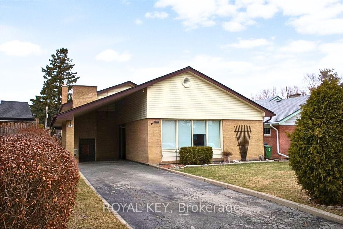 20 Kennebec Crescent — photo 1