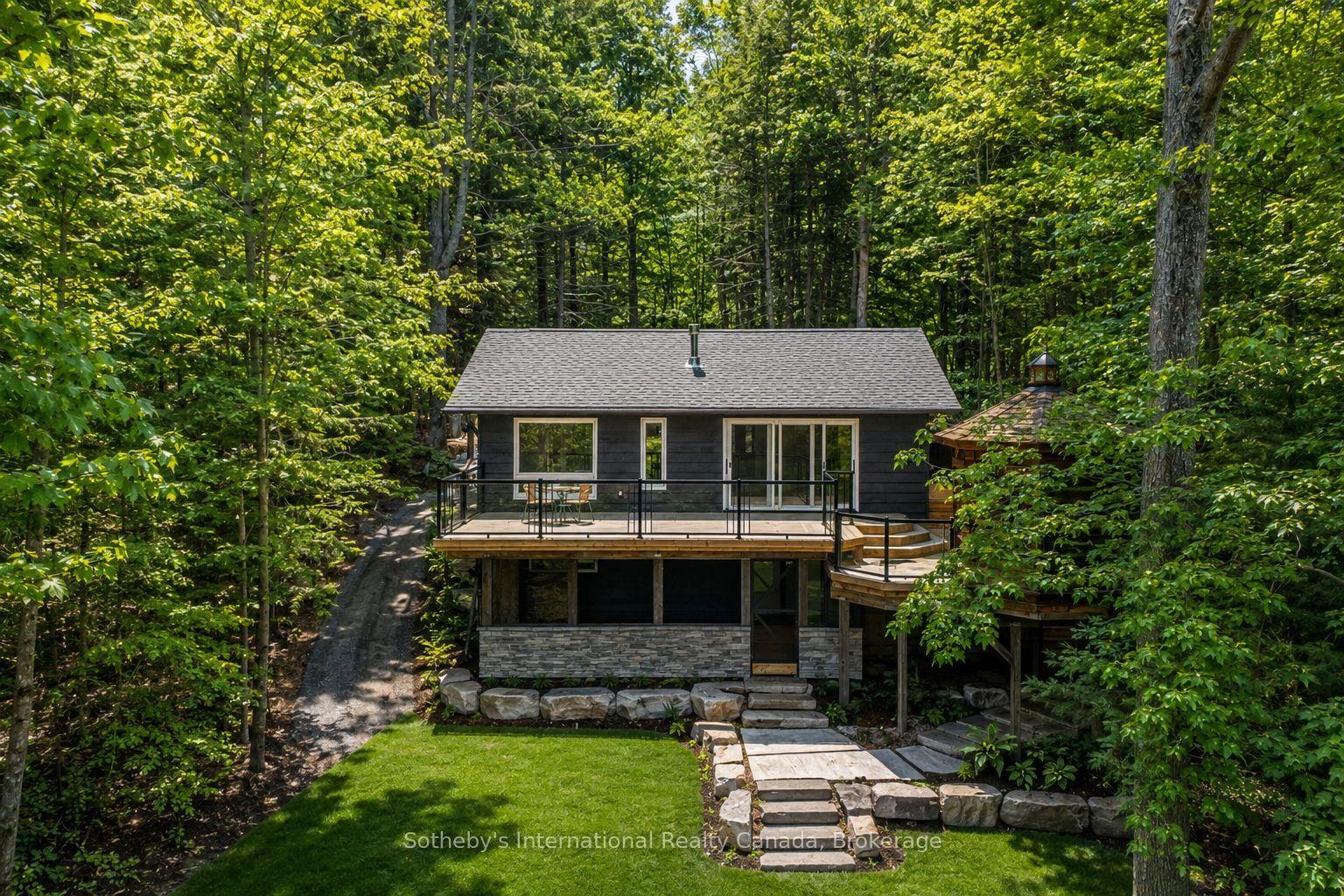 1023 Strachan Point Road, Muskoka Lakes — Detached for sale, photo 1