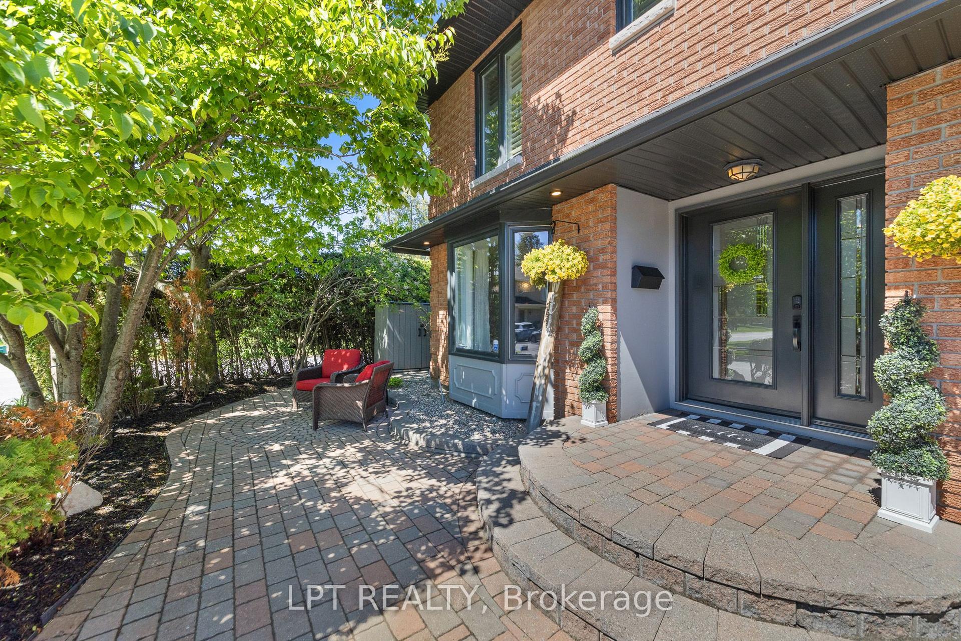 11 Elderwood Trail, Stittsville - Munster - Richmond — Detached for sale, photo 1