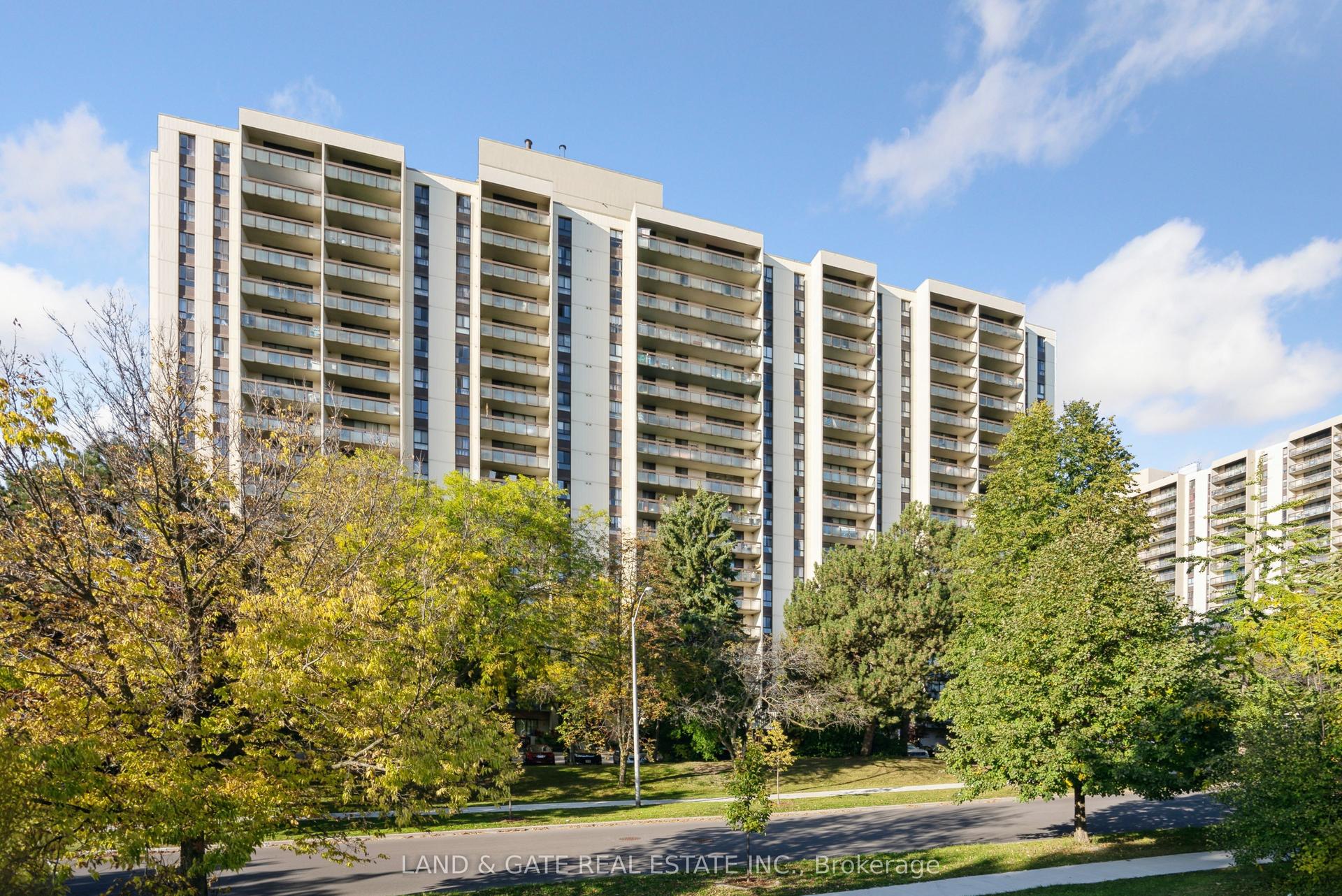 260 Seneca Hill Drive 702 #702 — photo 1