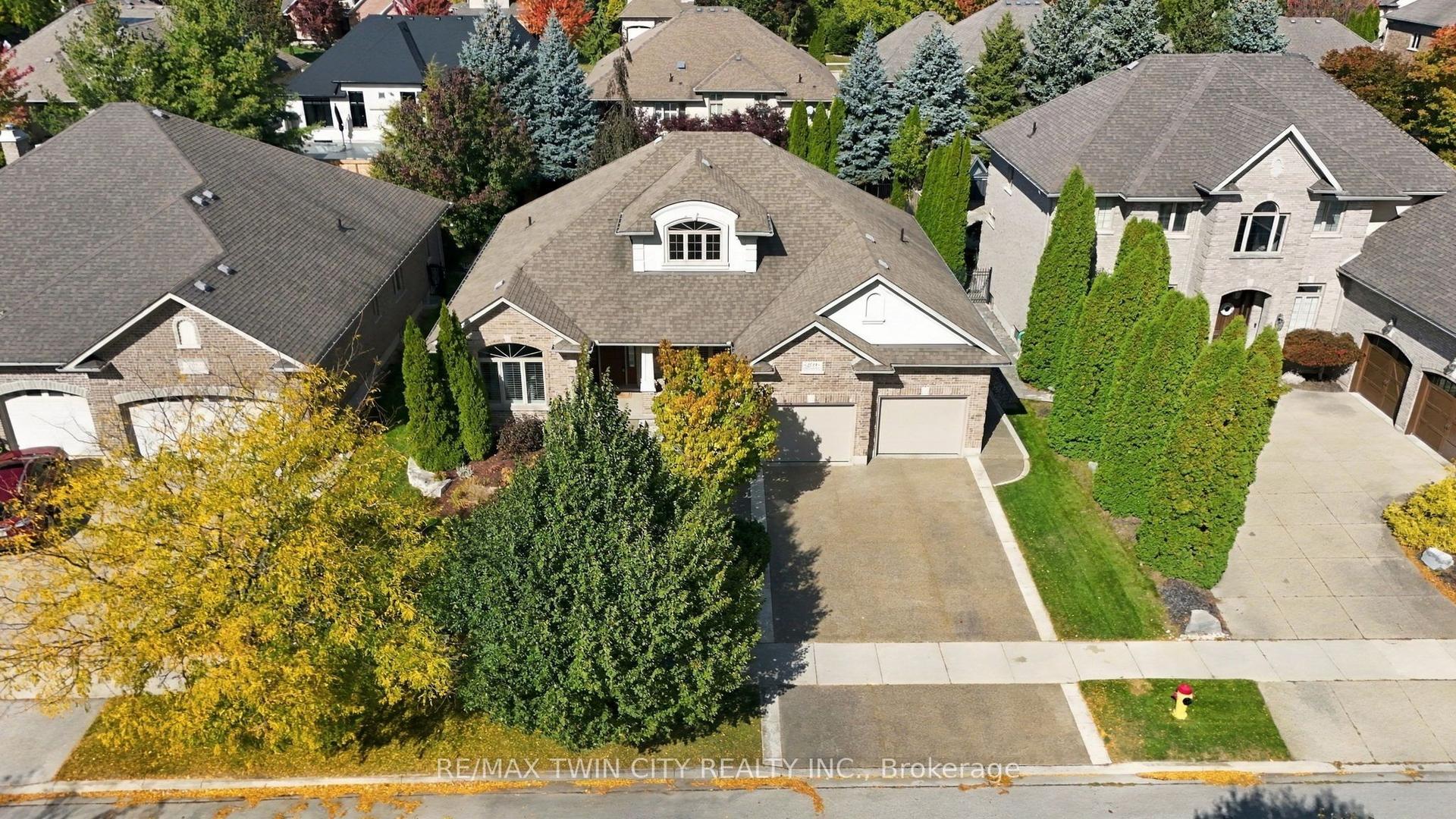 209 Longview Crescent, Kitchener — Detached for sale, photo 1