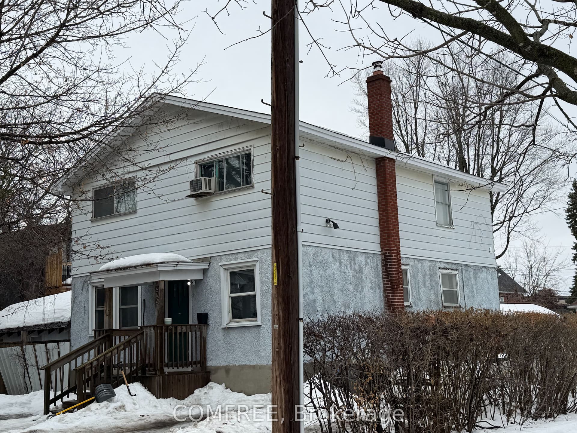 235 Belford Crescent — photo 1