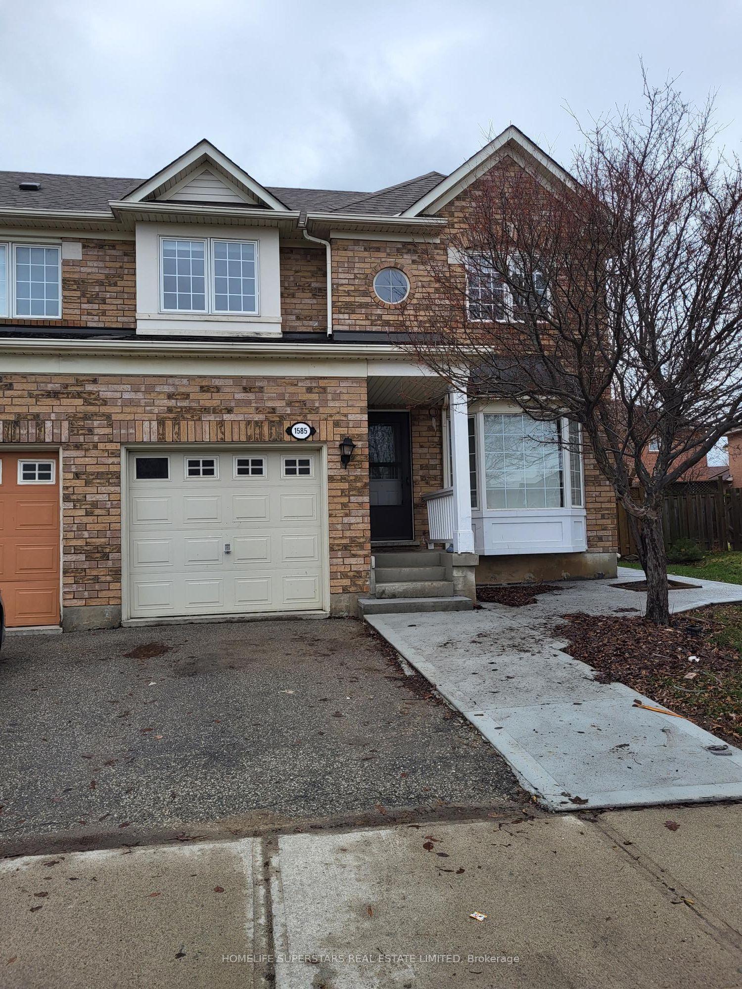 1585 Gowling Terrace, Milton — Townhouse for lease, photo 1