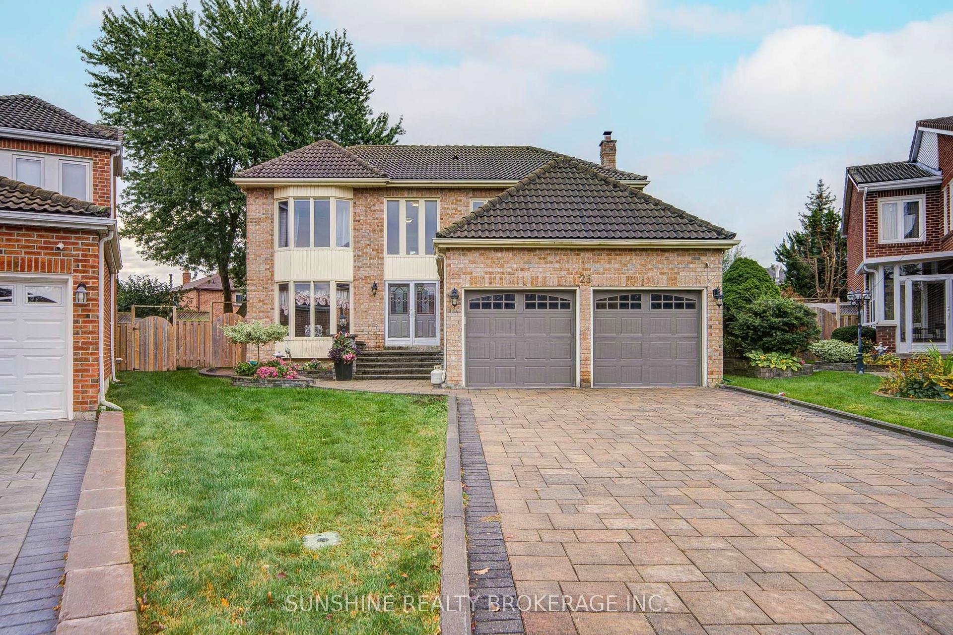 23 Parsborough Court, Toronto — Detached for sale, photo 1