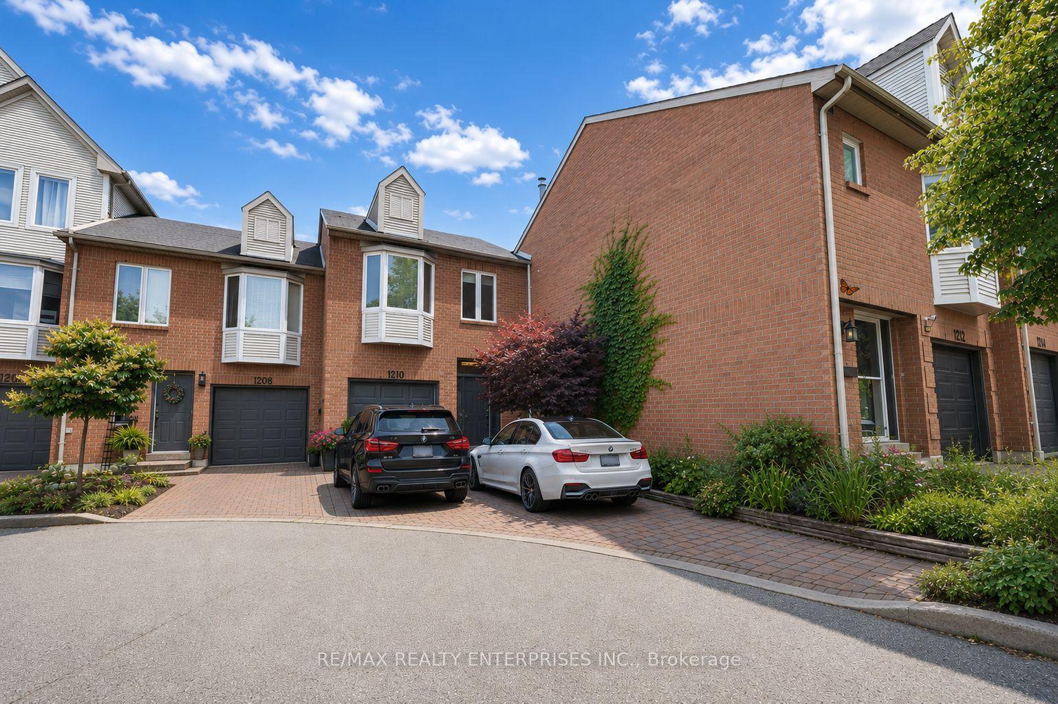 1210 Upper Village Drive, Mississauga — Condo Town for sale, photo 1