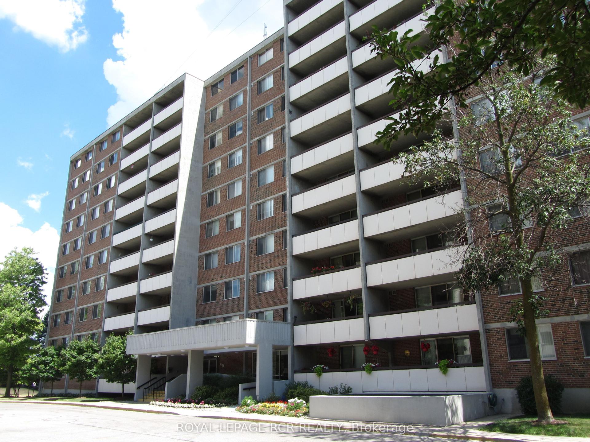 40 William Roe Boulevard 1011 #1011, Newmarket — Condo for sale, photo 1