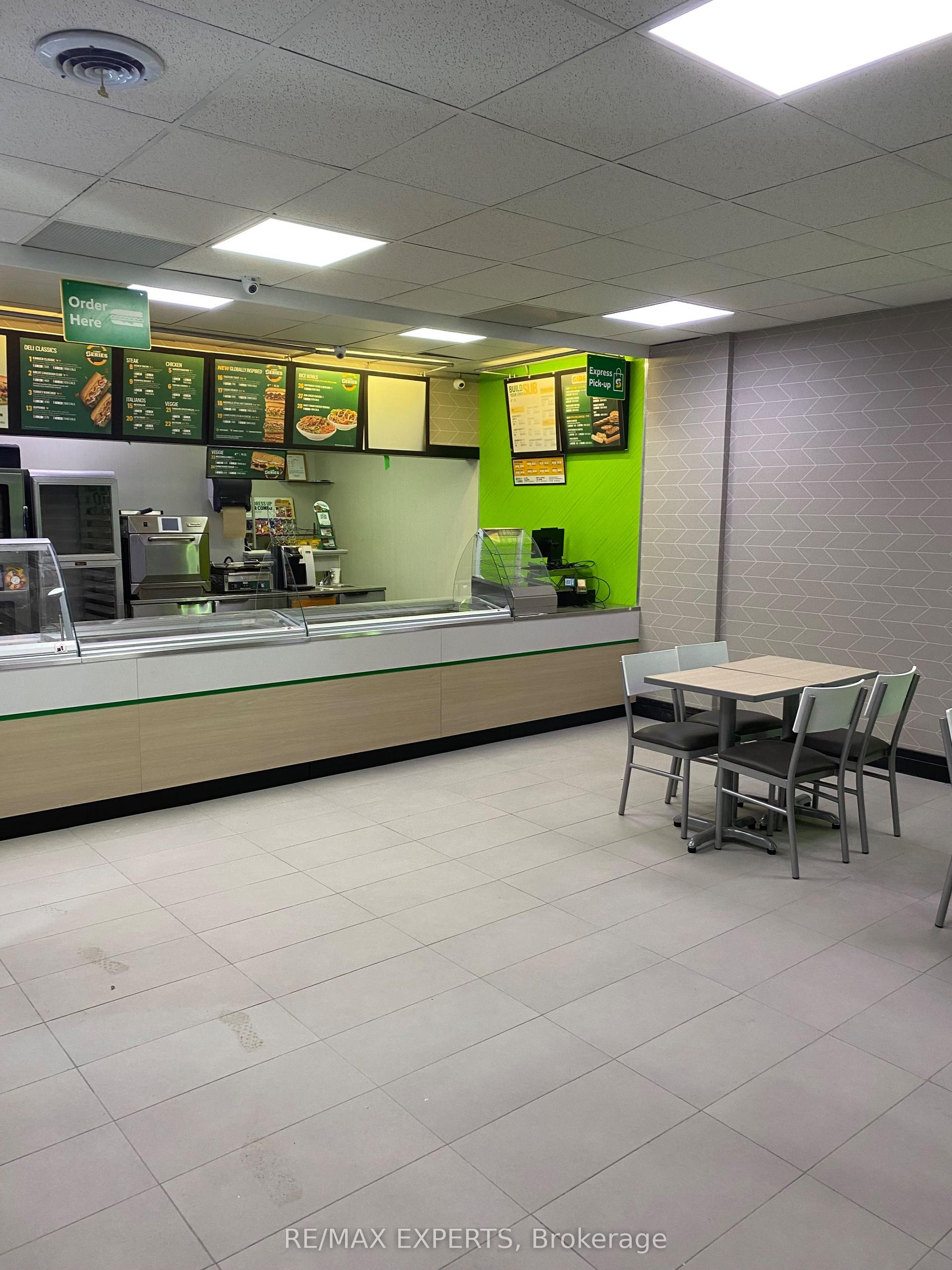 41 Kennedy Road N — photo 1