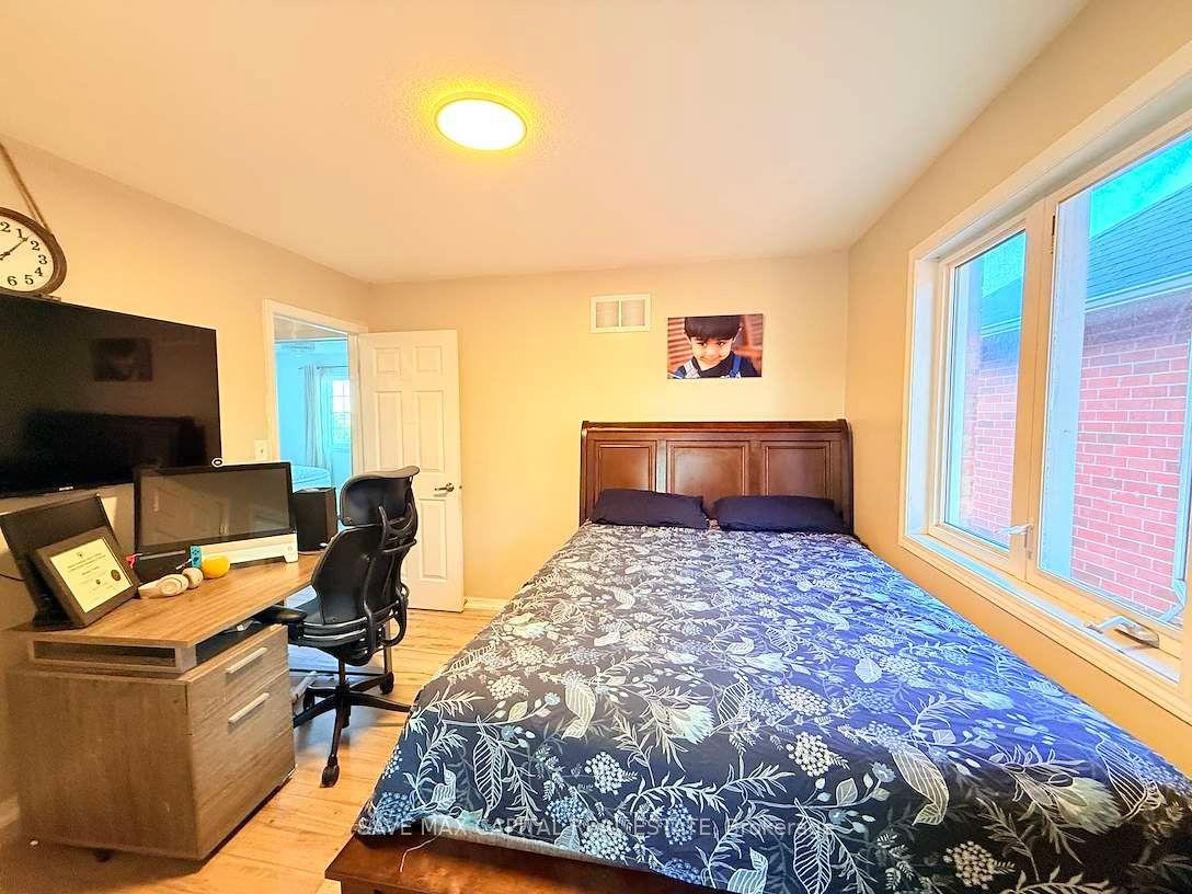 15 Apple Valley Way, Brampton — Detached for lease, photo 1