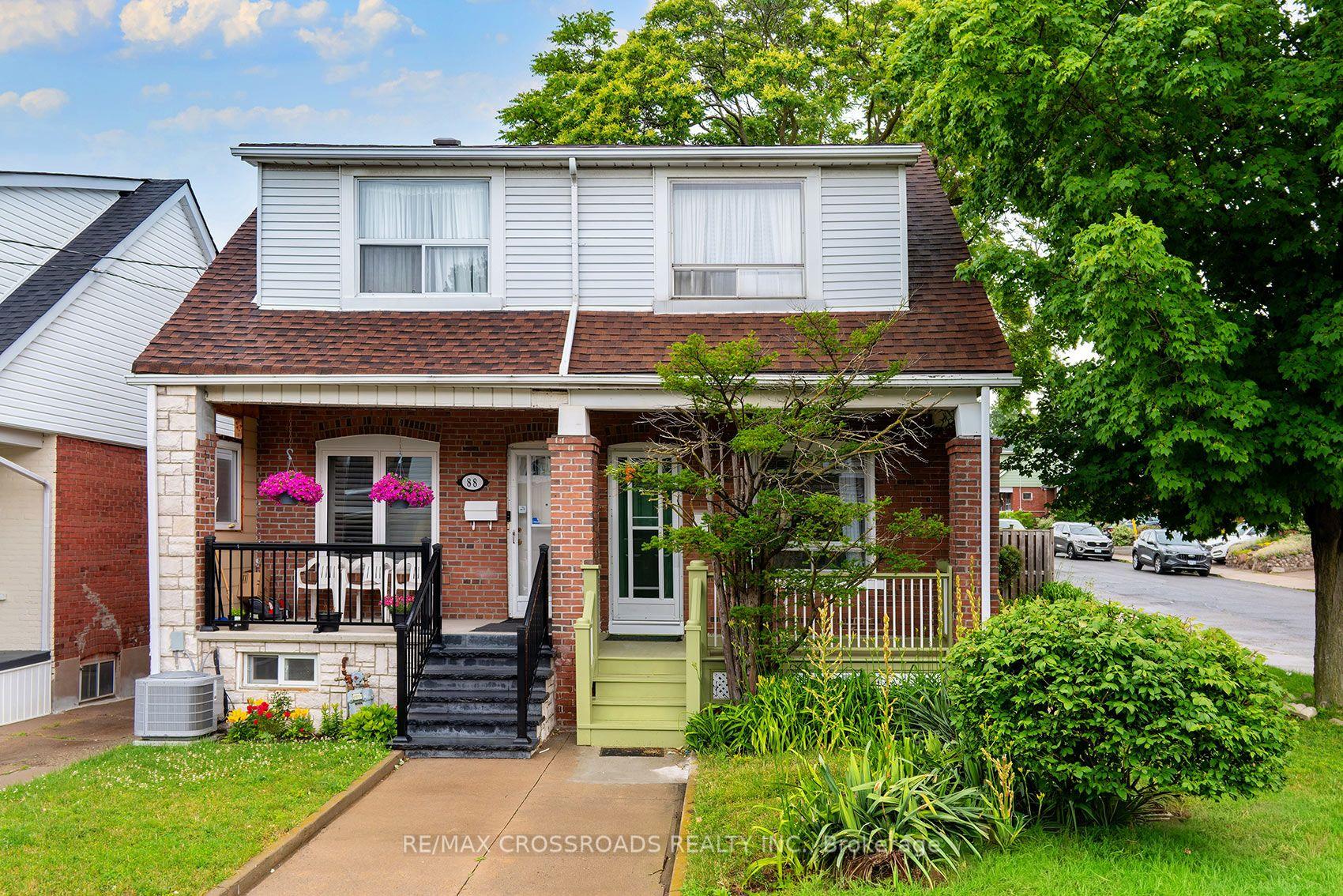 90 Milverton Boulevard — photo 1