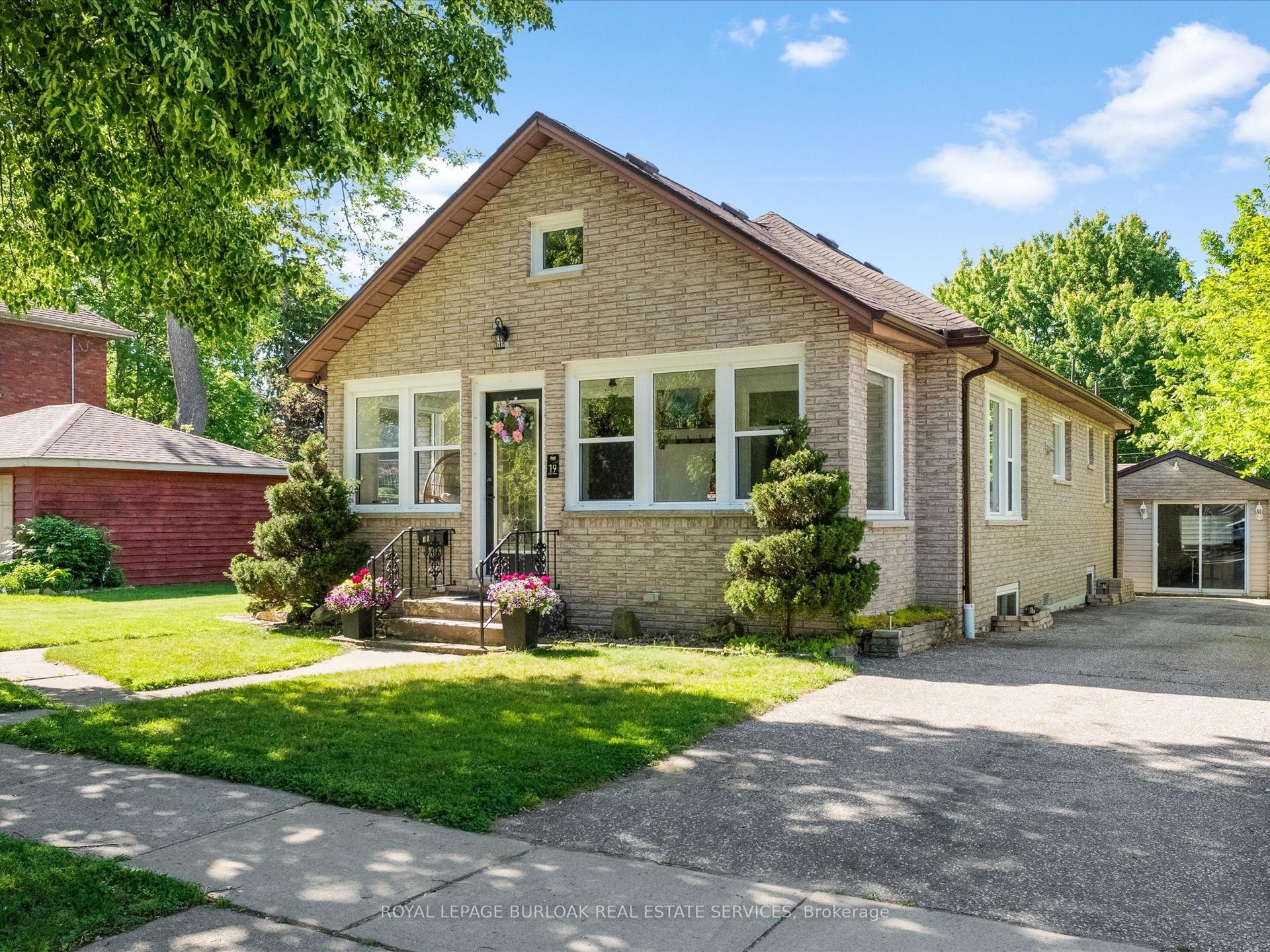 19 Elm Street — photo 1