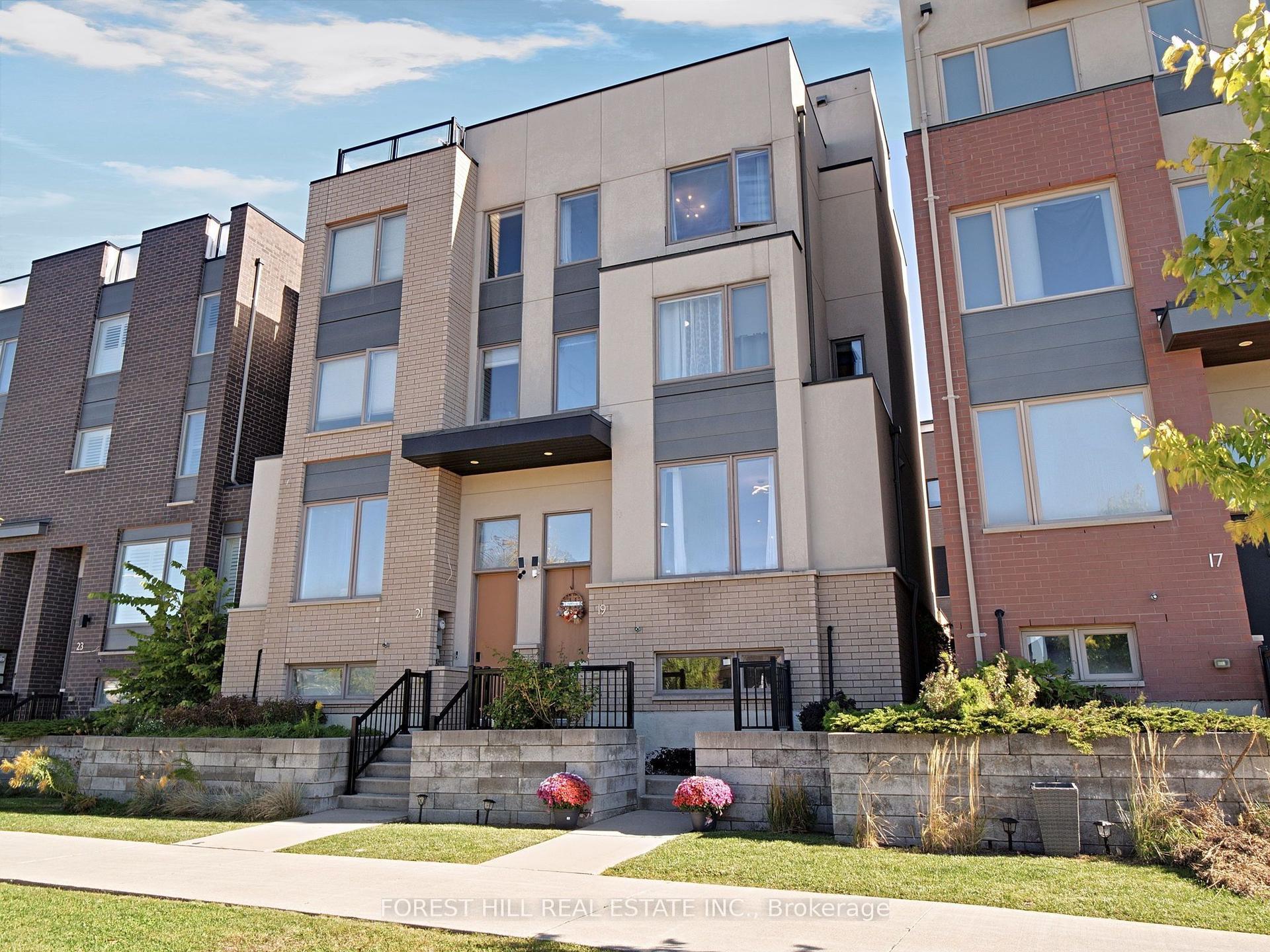 19 Stanley Greene Boulevard, Toronto — Semi-Detached for sale, photo 1