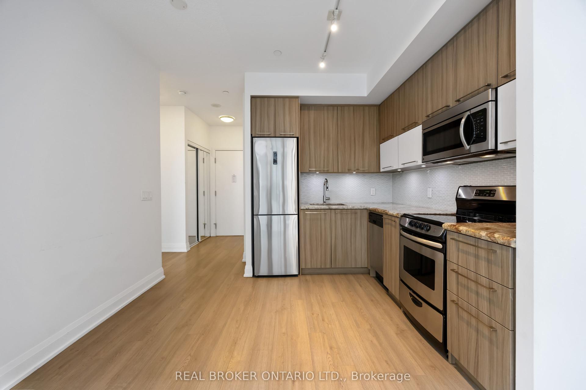 56 Annie Craig Drive 302 #302 — photo 1