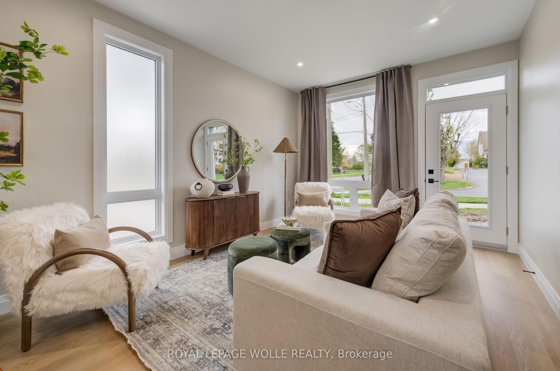 210 HERITAGE Drive UNIT 12 (THE GLEN) #UNIT 12 (THE GLEN), Kitchener — Townhouse for lease, photo 1