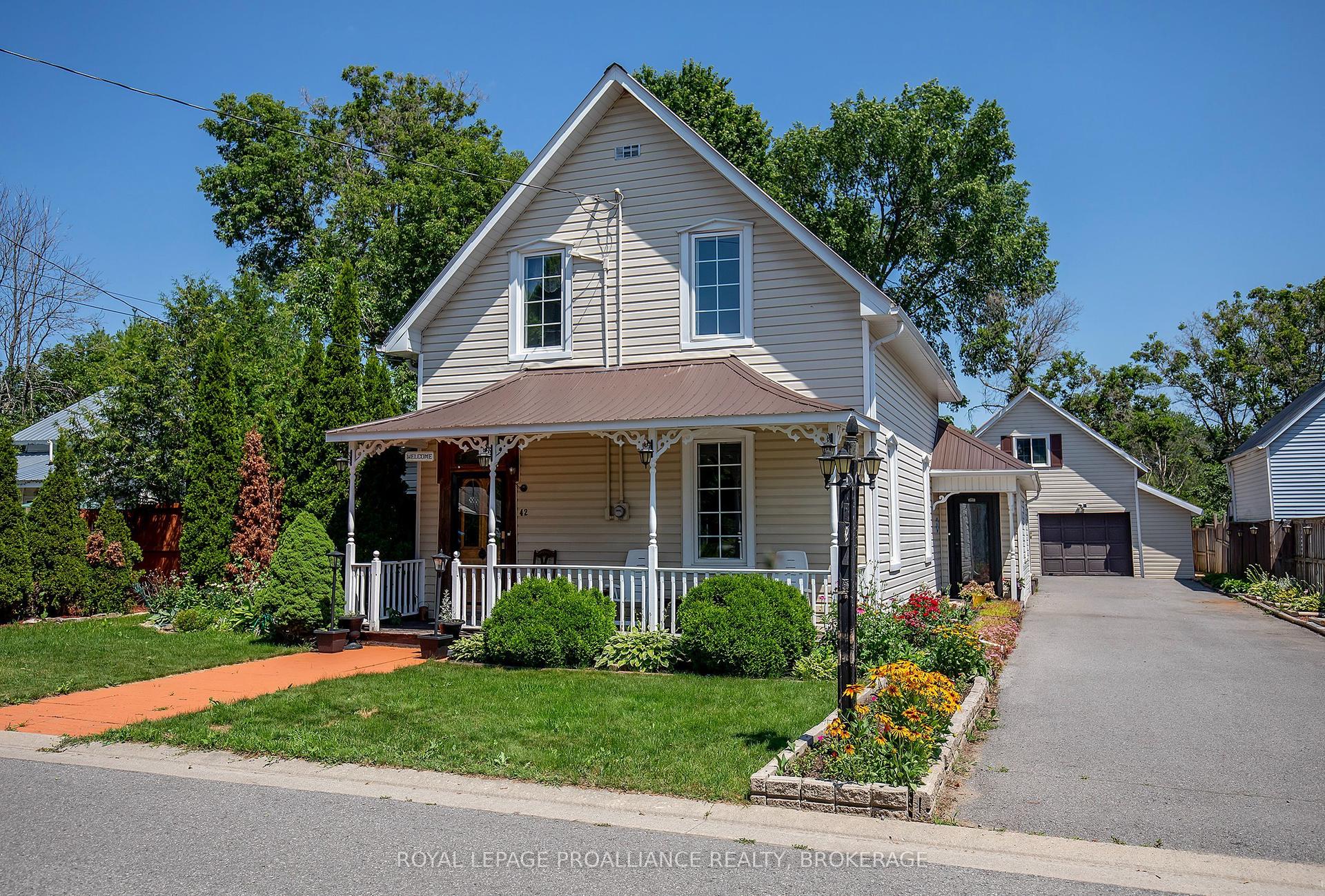 42 Factory Street, Loyalist — Detached for sale, photo 1