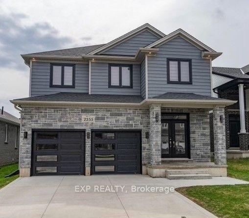 2255 Constance Avenue — photo 1