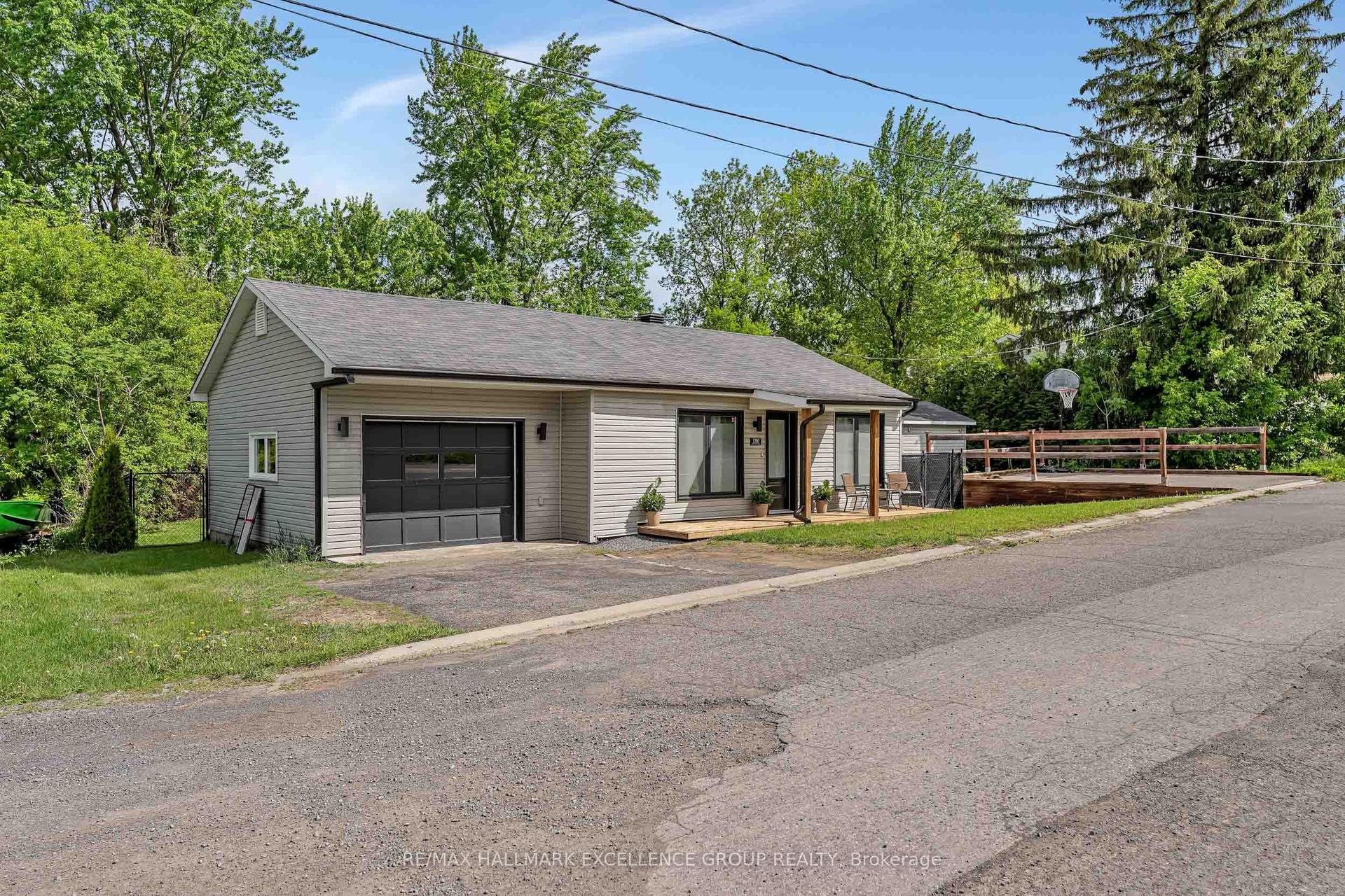 1310 Henri Circle — photo 1