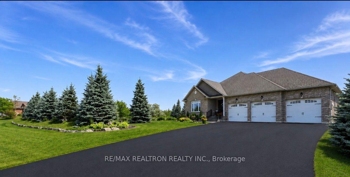 17 Brolley Crescent, Essa — Detached for sale, photo 1