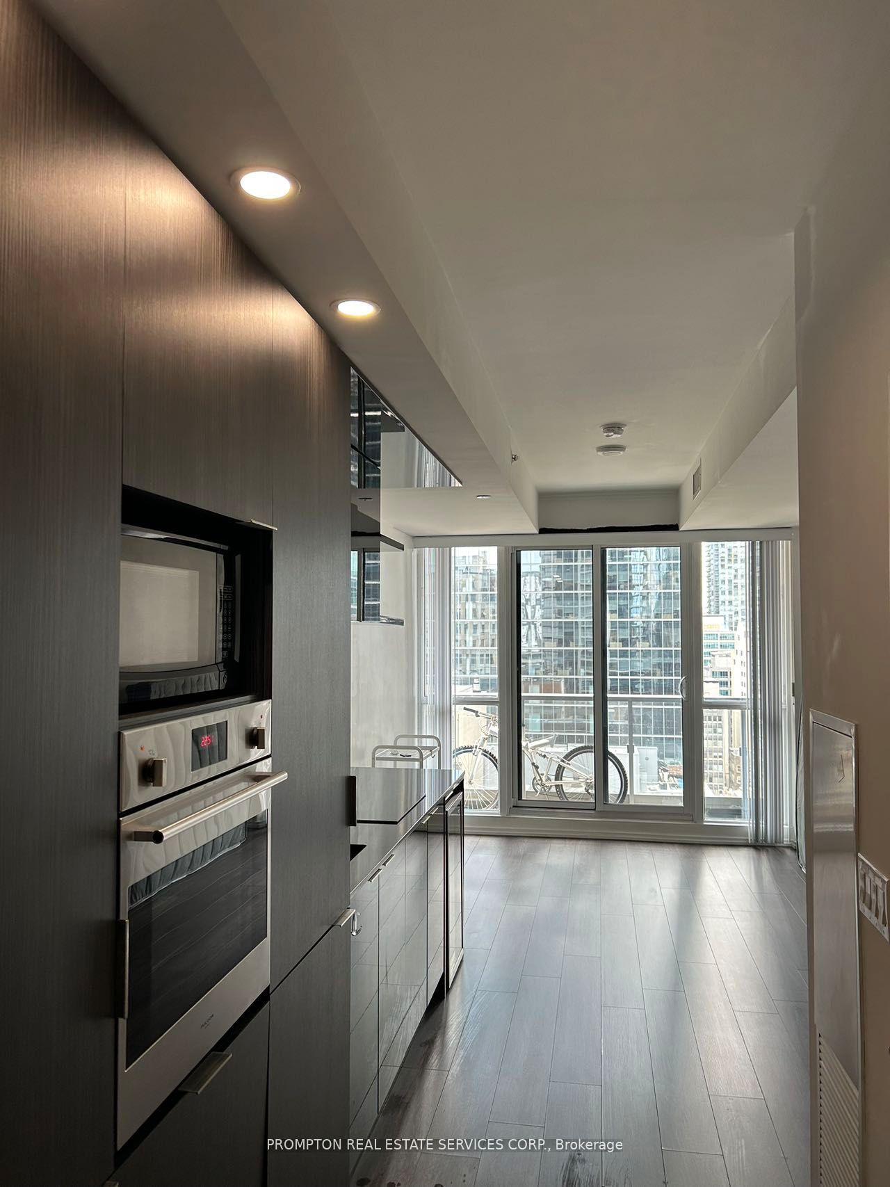 70 Temperance Street 2005 #2005, Toronto — Condo for lease, photo 1