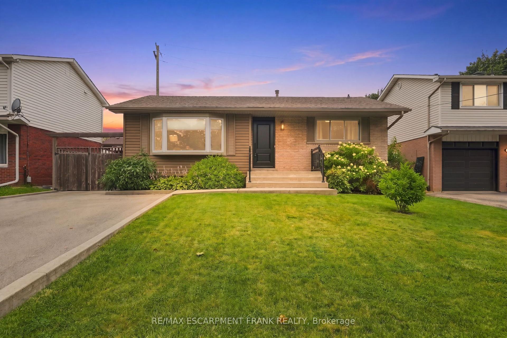 1008 Garth Street, Hamilton — Detached for sale, photo 1