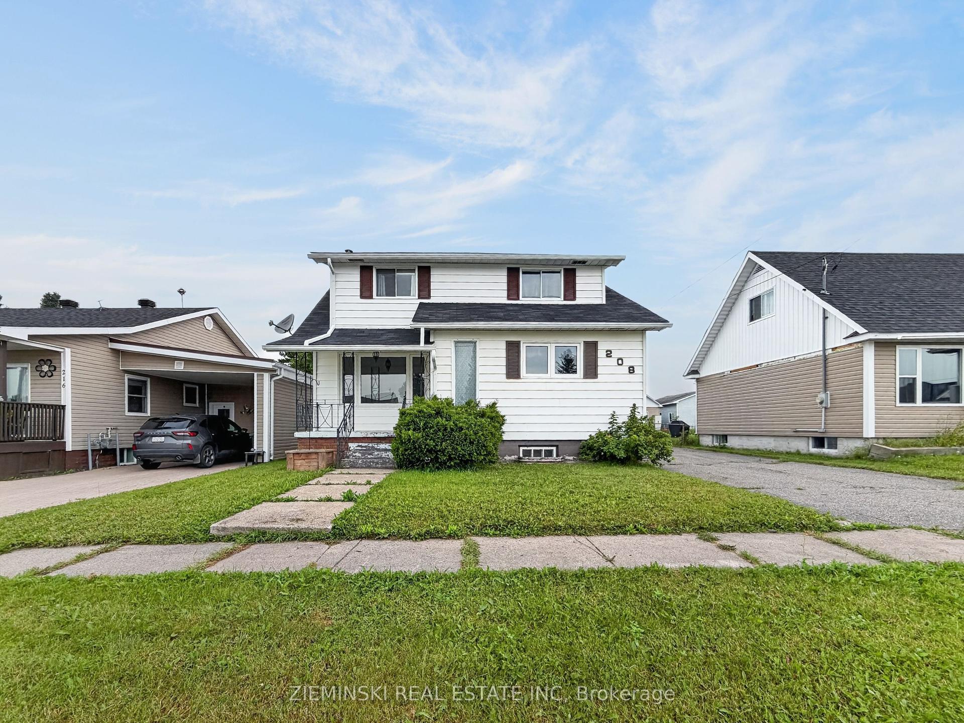 208 Marion Street, Iroquois Falls — Detached for sale, photo 1
