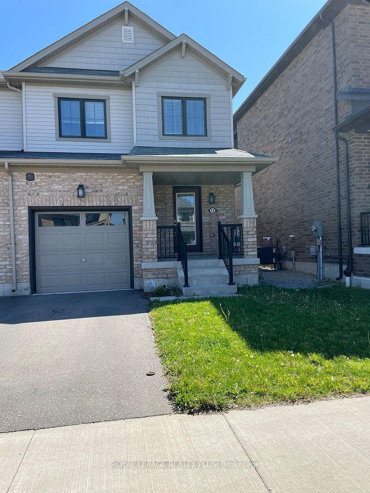 12 Pagebrook Crescent, Hamilton — Townhouse for lease, photo 1