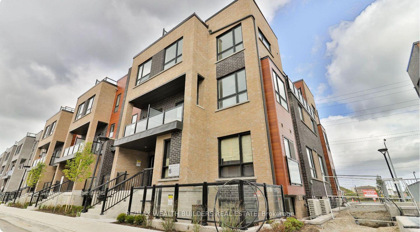 16 Lytham Green Circle 6 #6, Newmarket — Condo Town for lease, photo 1