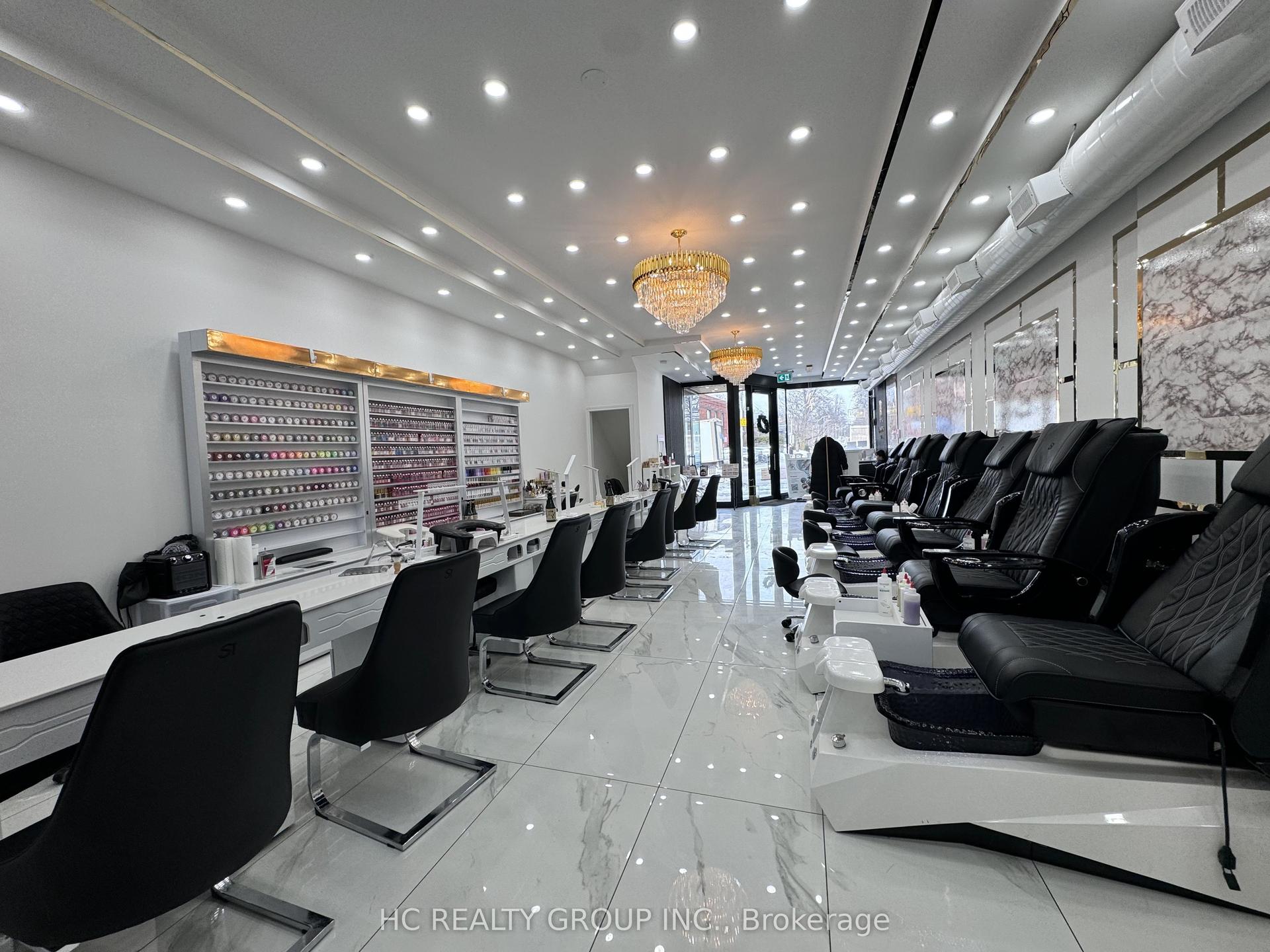 523 Eglington Avenue — photo 1