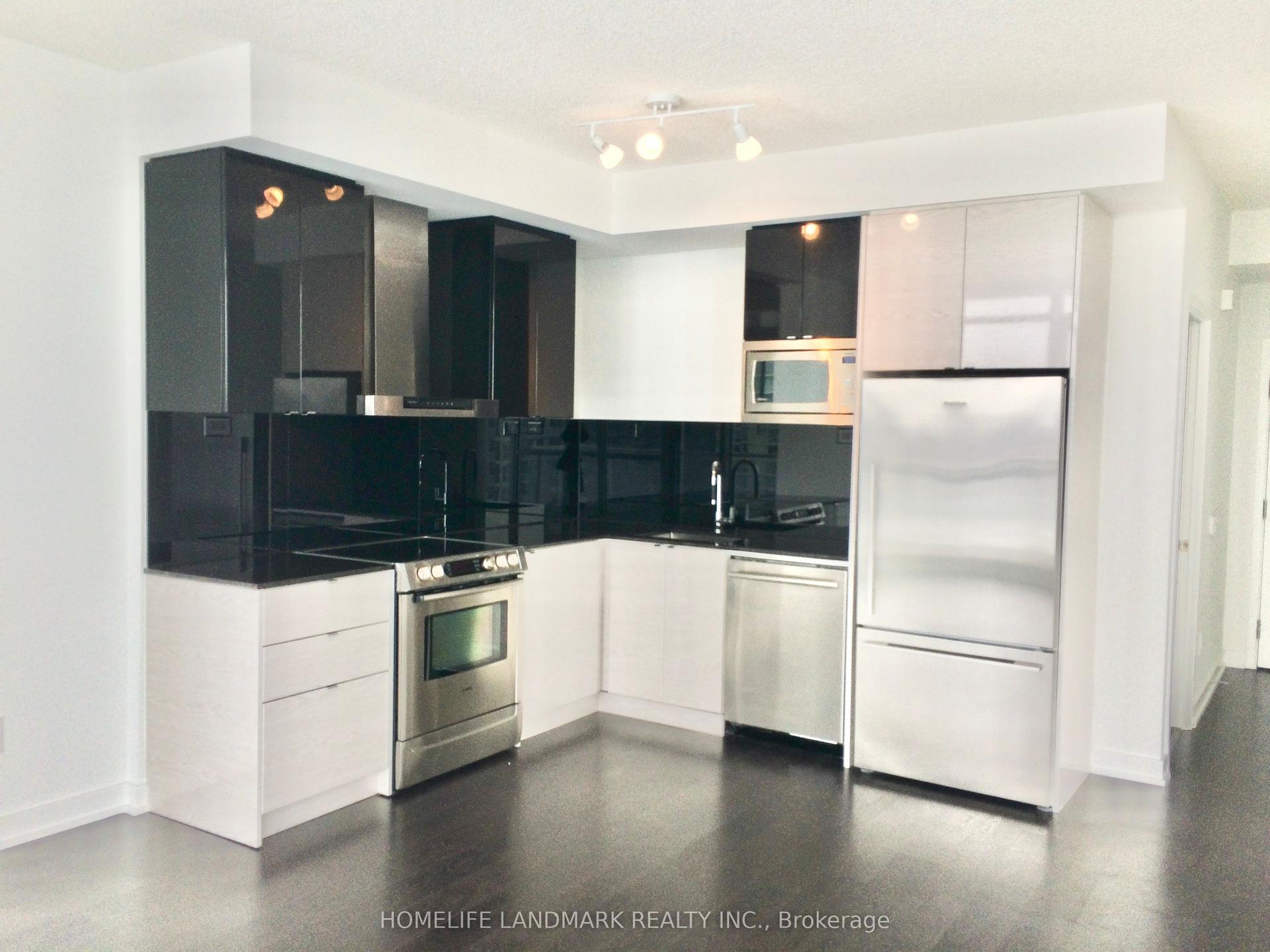 121 Mcmahon Drive 1901 #1901 — photo 1