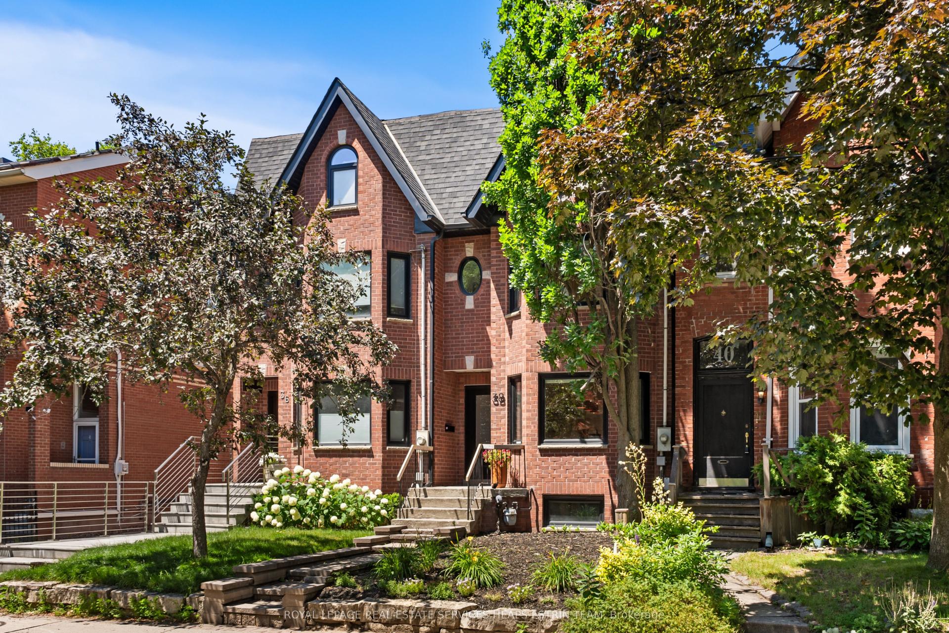 38 Shaftesbury Avenue, Toronto — Semi-Detached for sale, photo 1