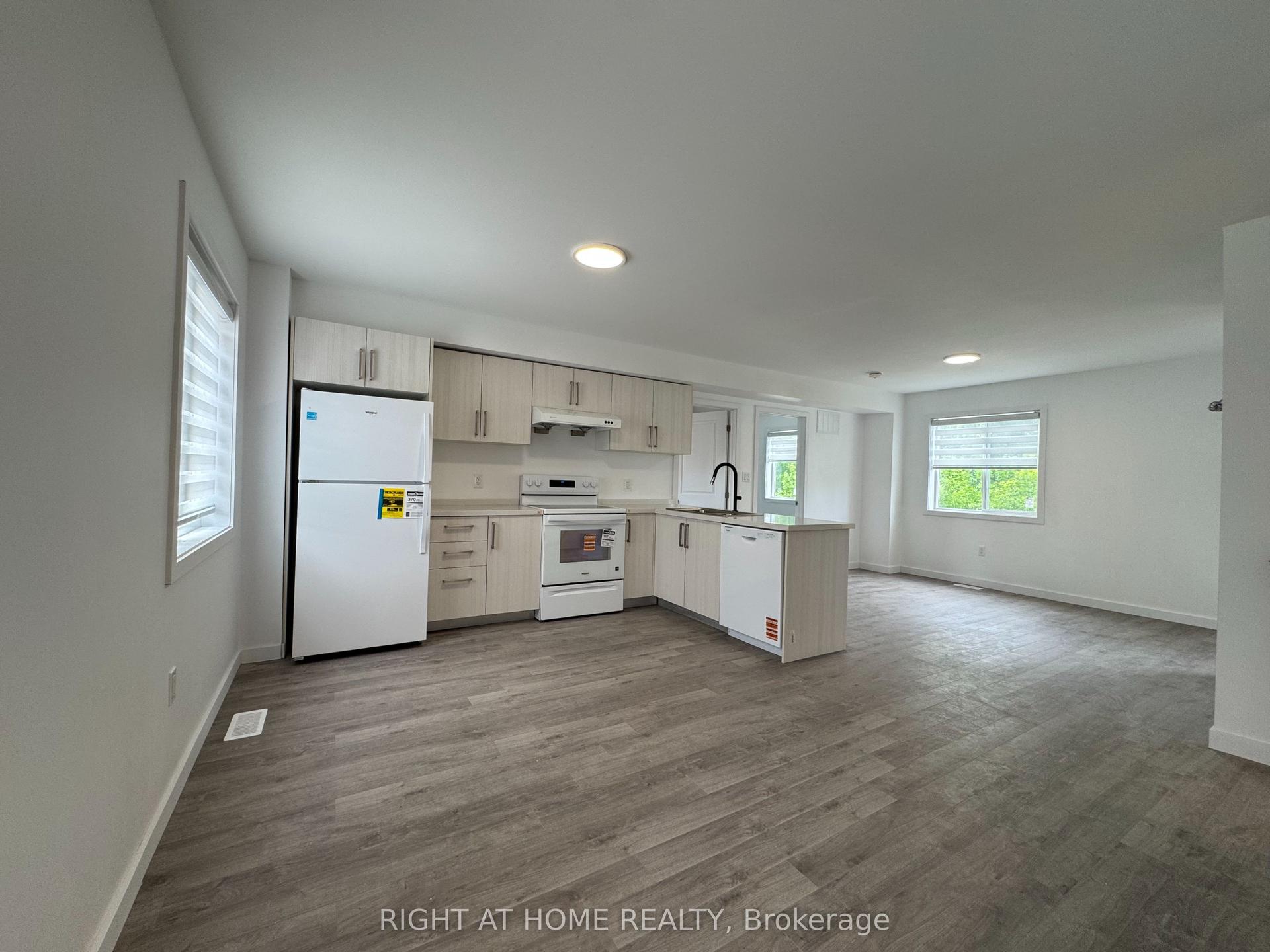 119 Highriver Trail (Main) #(Main), Welland — Townhouse for lease, photo 1