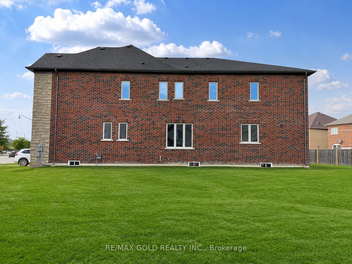 31 Dolomite Drive — photo 1