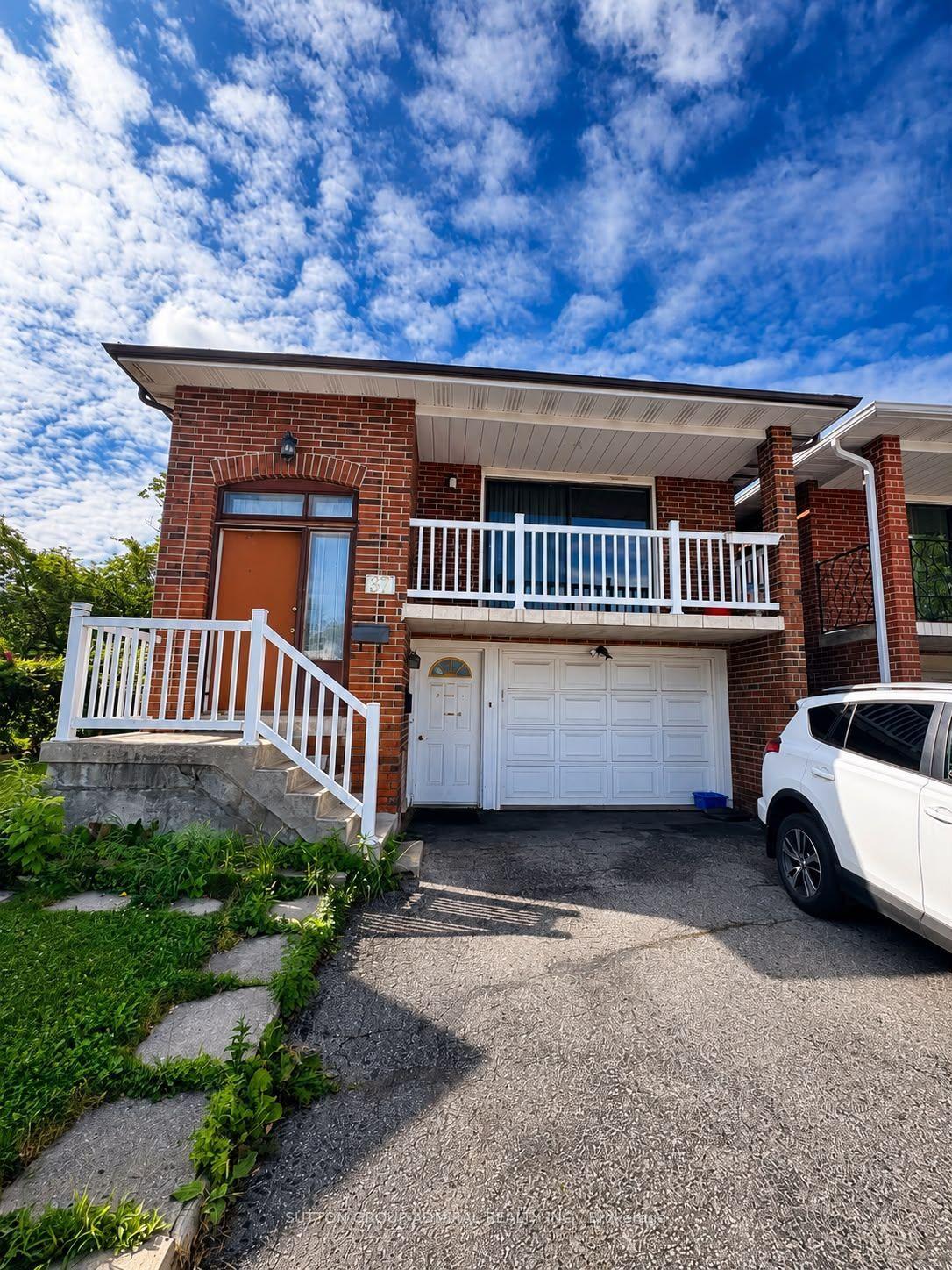 37 Royal Colwood Court Upper Level #Upper Level, Vaughan — Detached for lease, photo 1