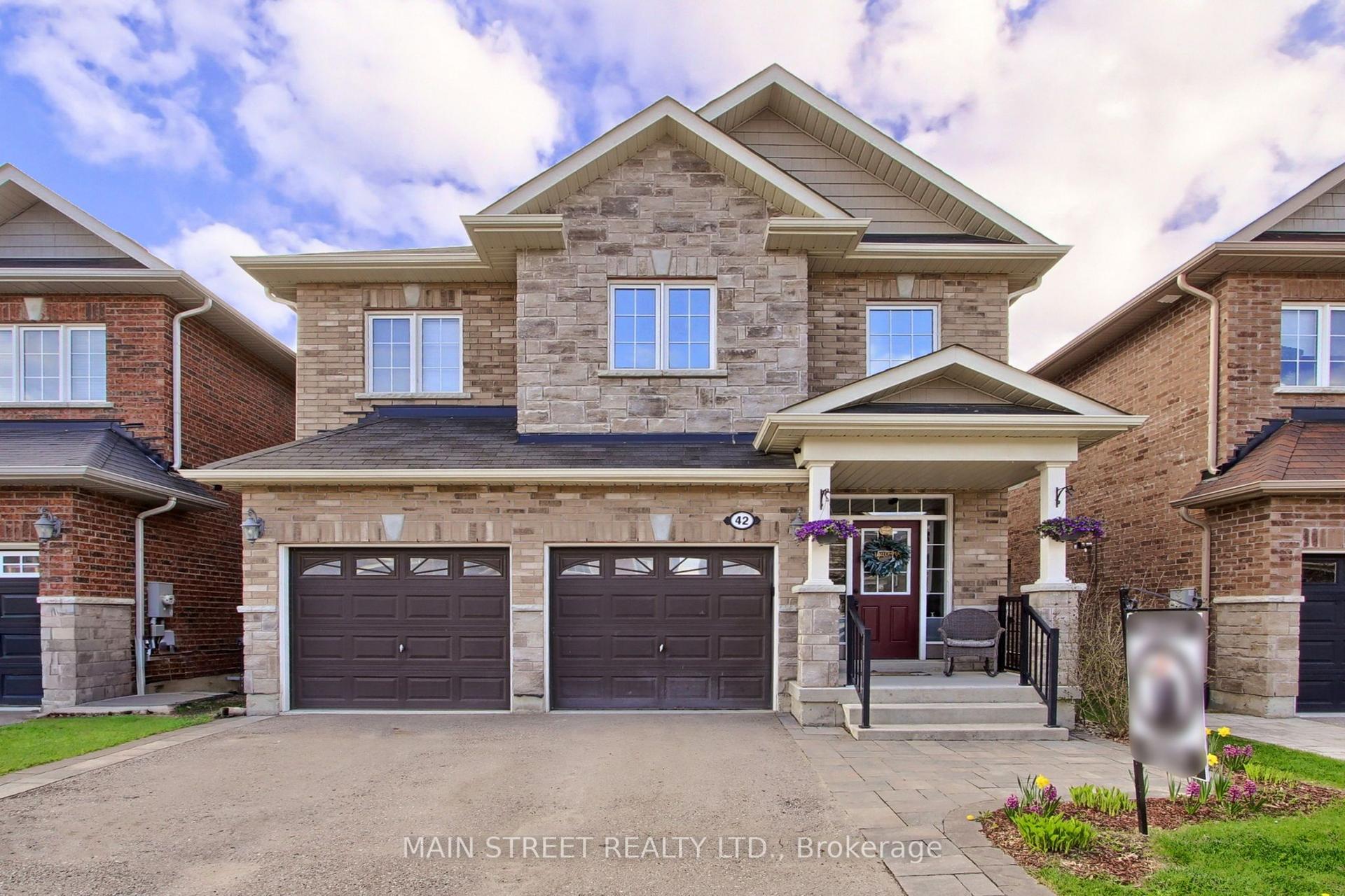 42 Prosser Crescent — photo 1