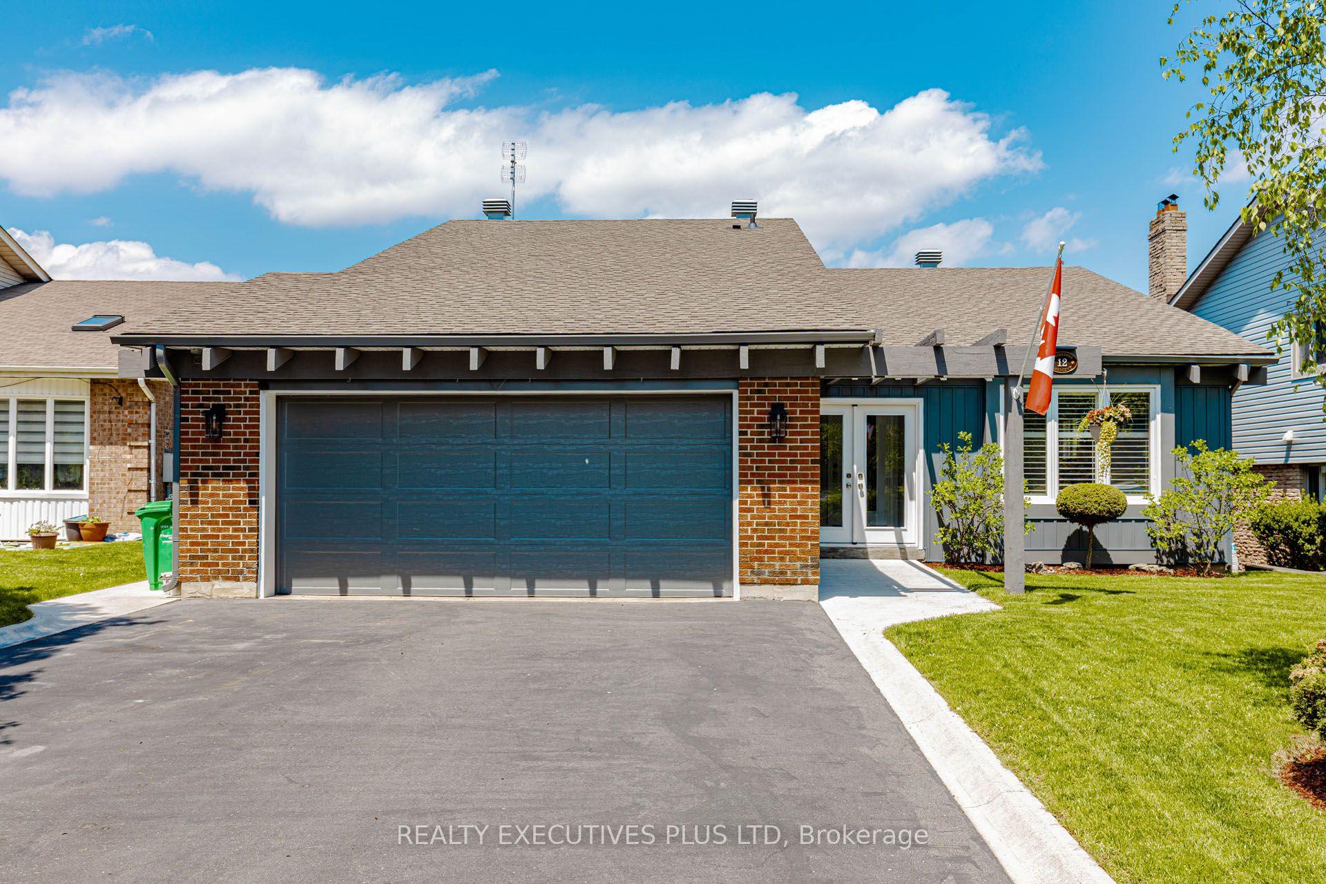 12 Maidstone Crescent — photo 1