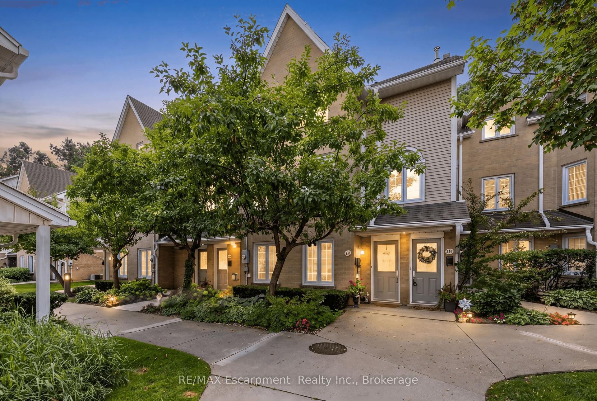 2110 Cleaver Avenue 218 #218, Burlington — Condo Town for sale, photo 1