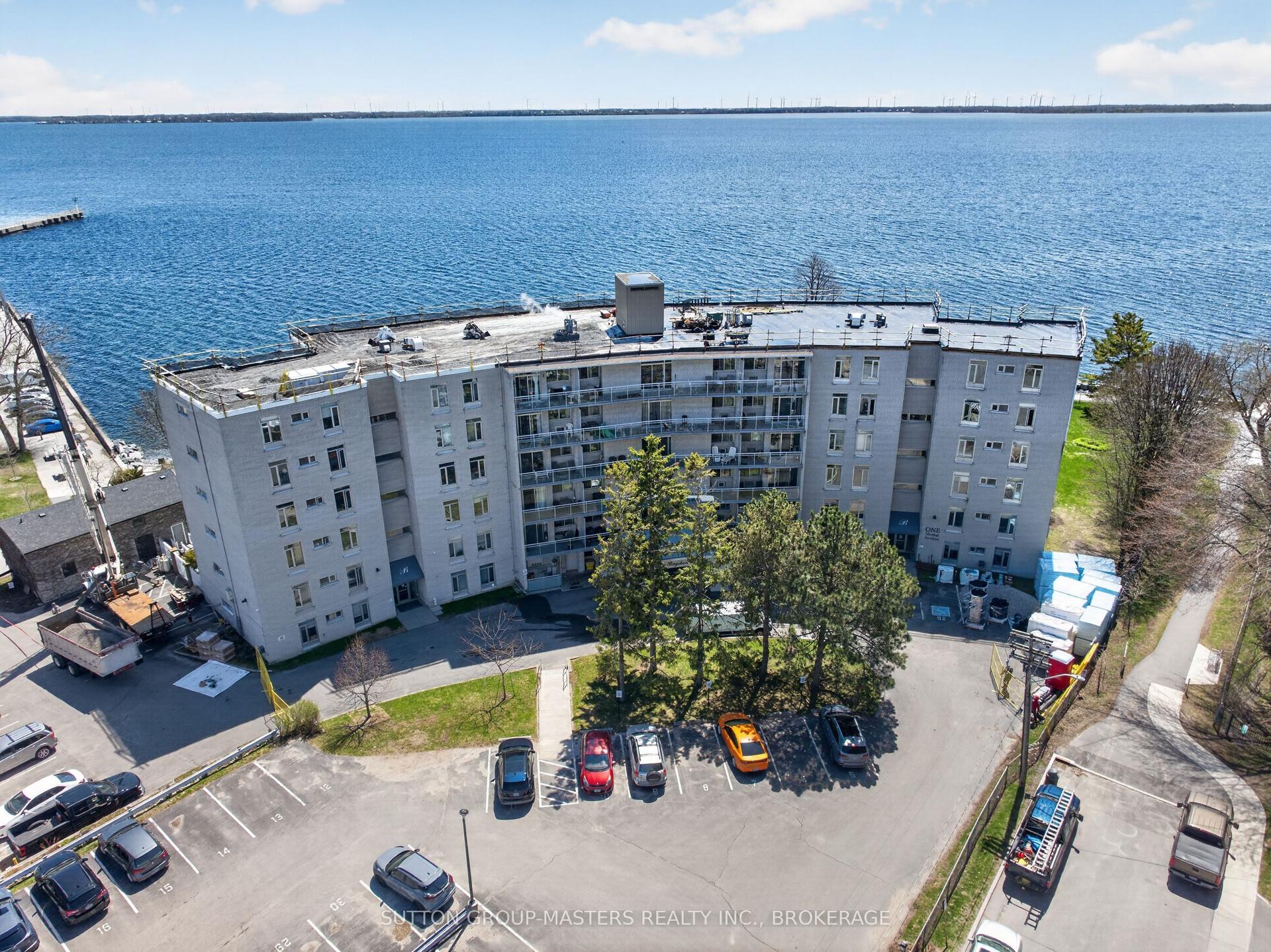 1 Mowat Avenue 401 #401 — photo 1