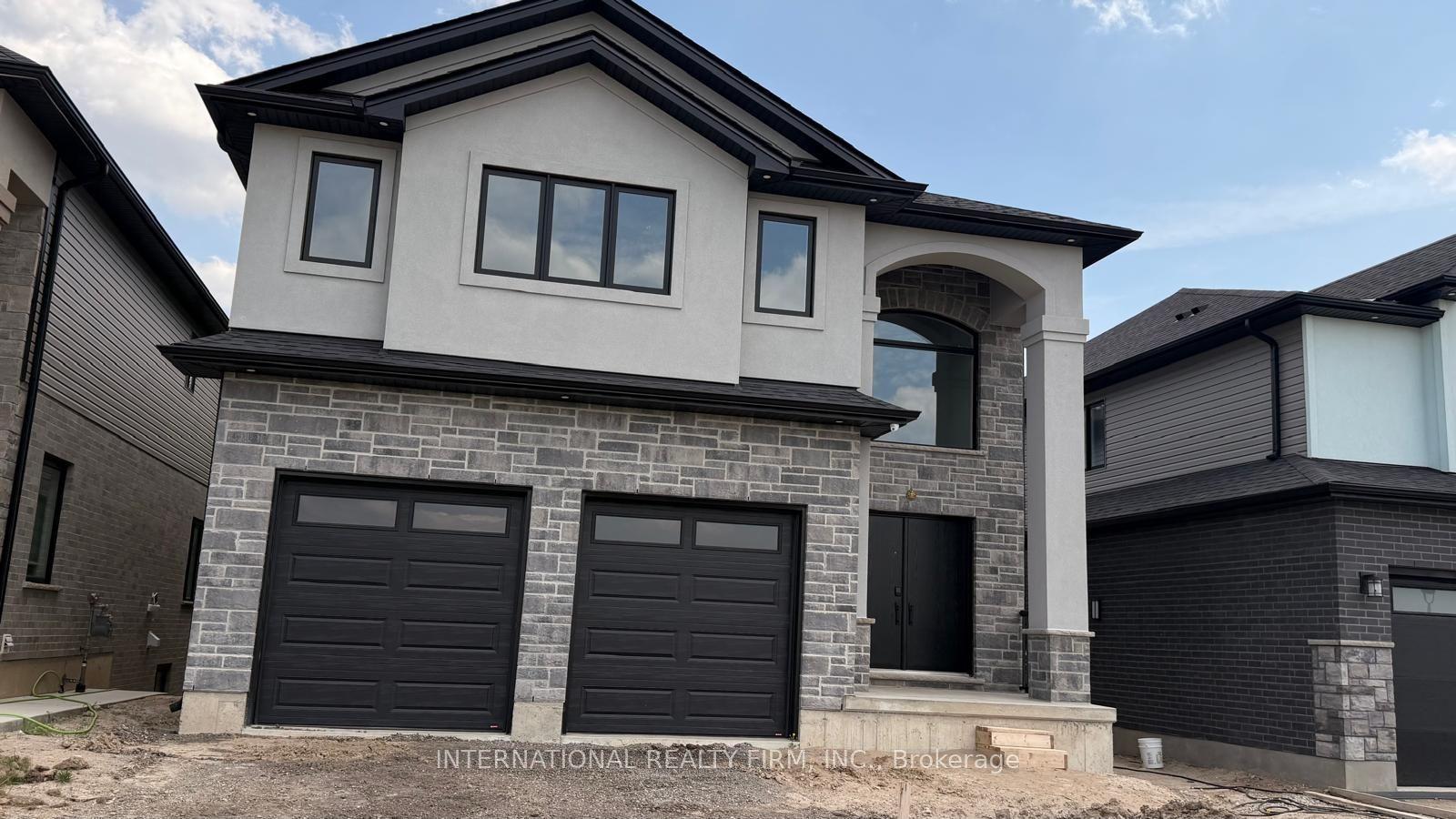 891 Darnley Boulevard — photo 1