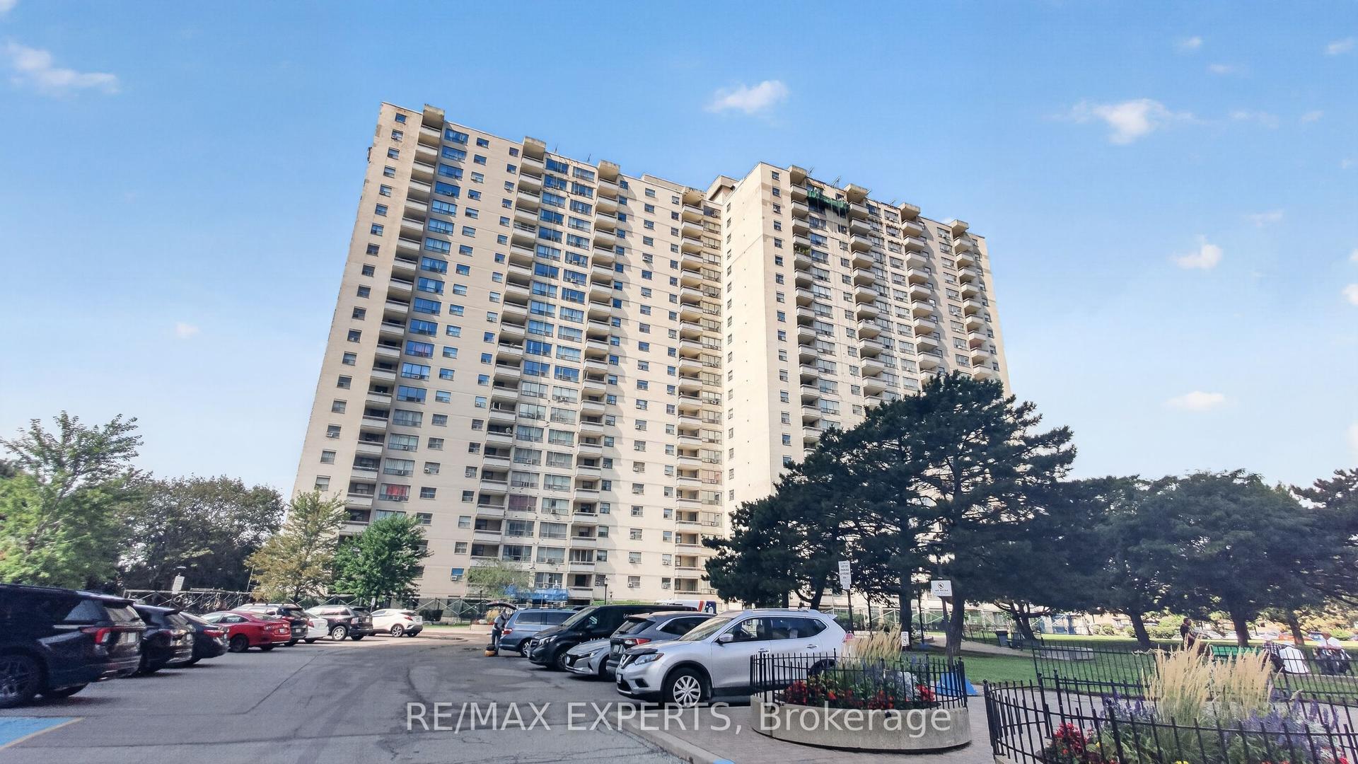 390 Dixon Road 1703 #1703, Toronto — Condo for sale, photo 1