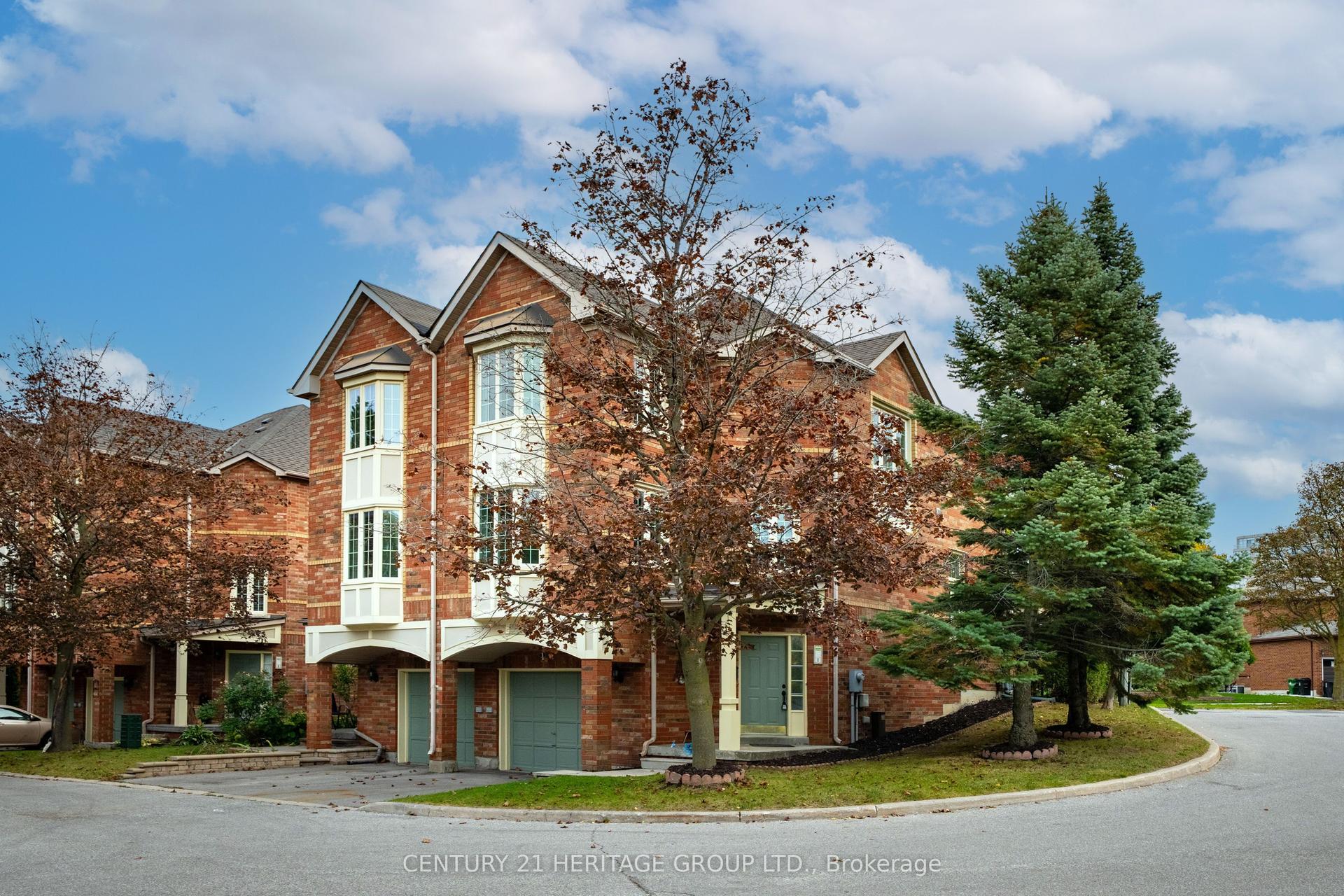 1 Guildpark Pathway 1 #1, Toronto — Semi-Detached for sale, photo 1