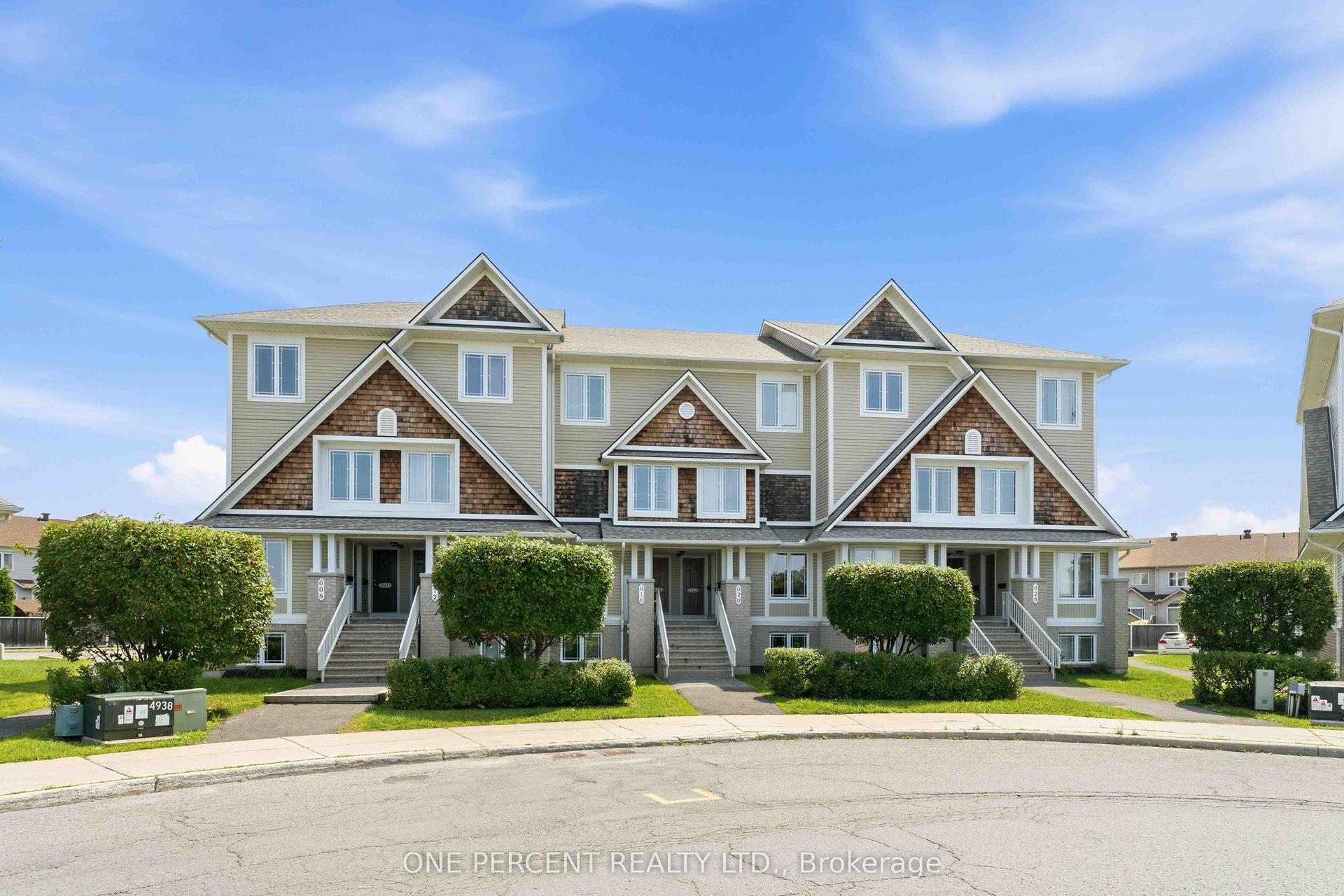 610 LAKERIDGE Drive, Orleans - Cumberland and Area — Condo Town for sale, photo 1