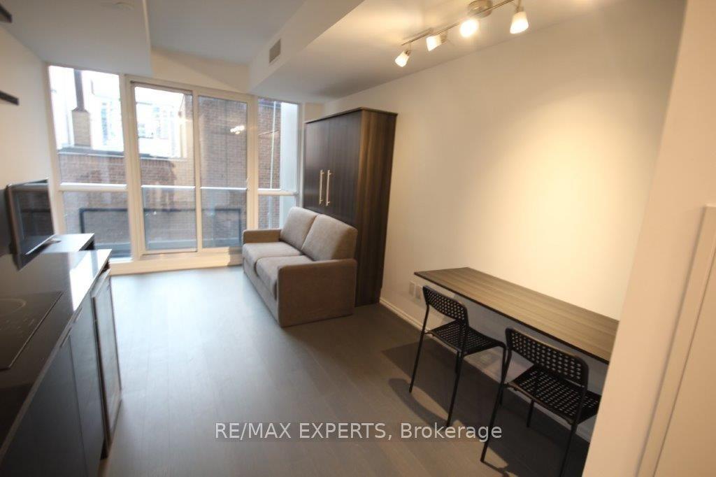 70 Temperance Street 1004 #1004, Toronto — Condo for lease, photo 1