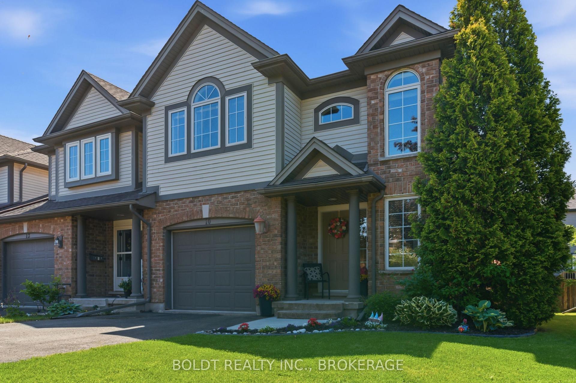10 Flynn Court — photo 1