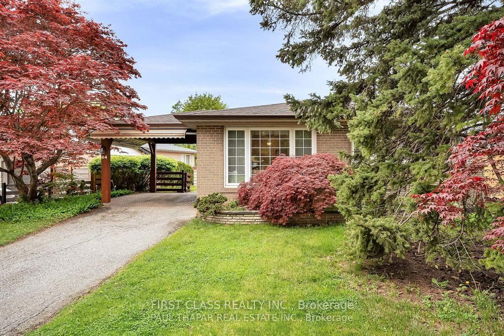 64 Grove Park Crescent, Toronto — Detached for lease, photo 1