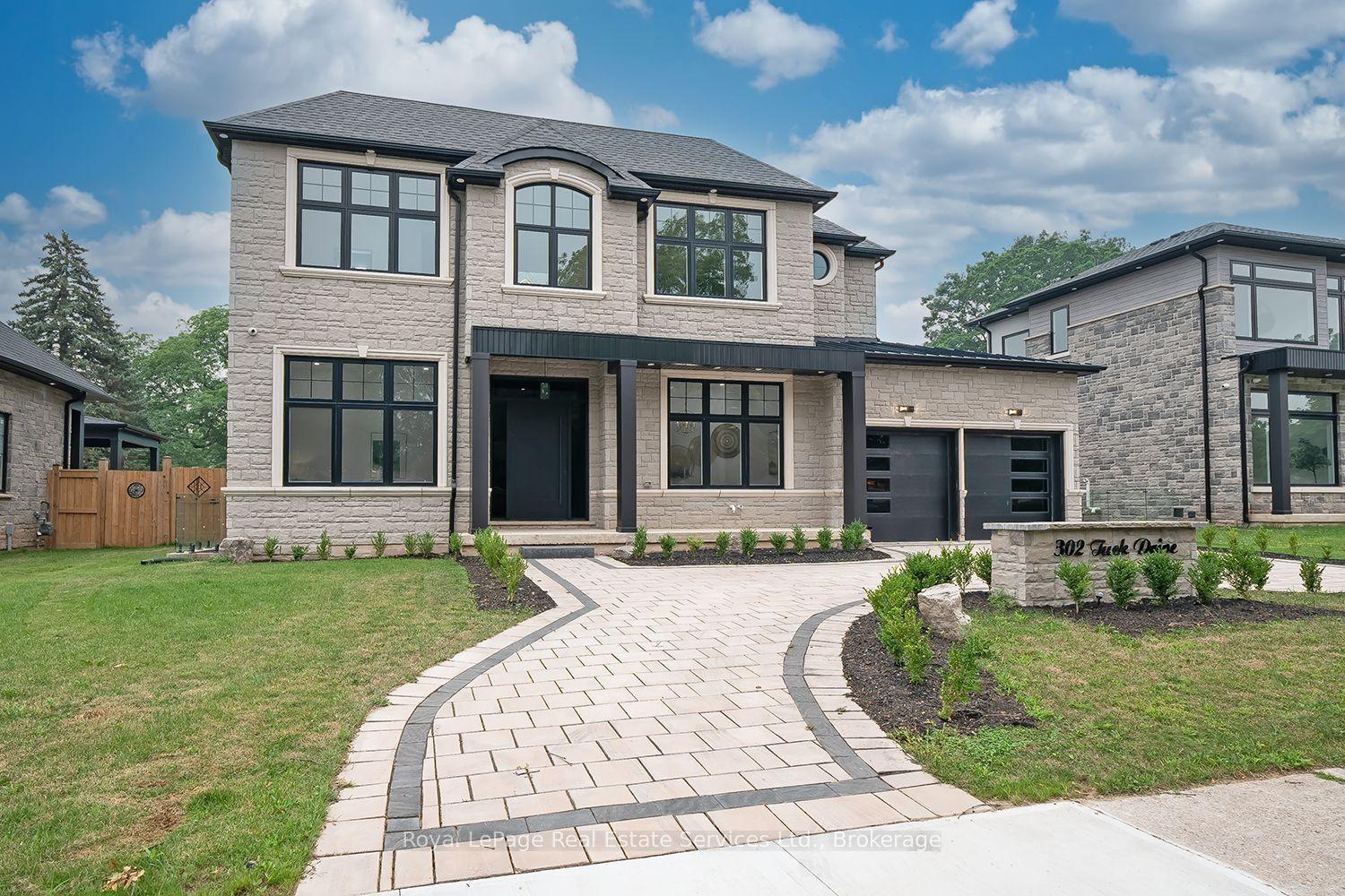 302 Tuck Drive, Burlington — Detached for sale, photo 1