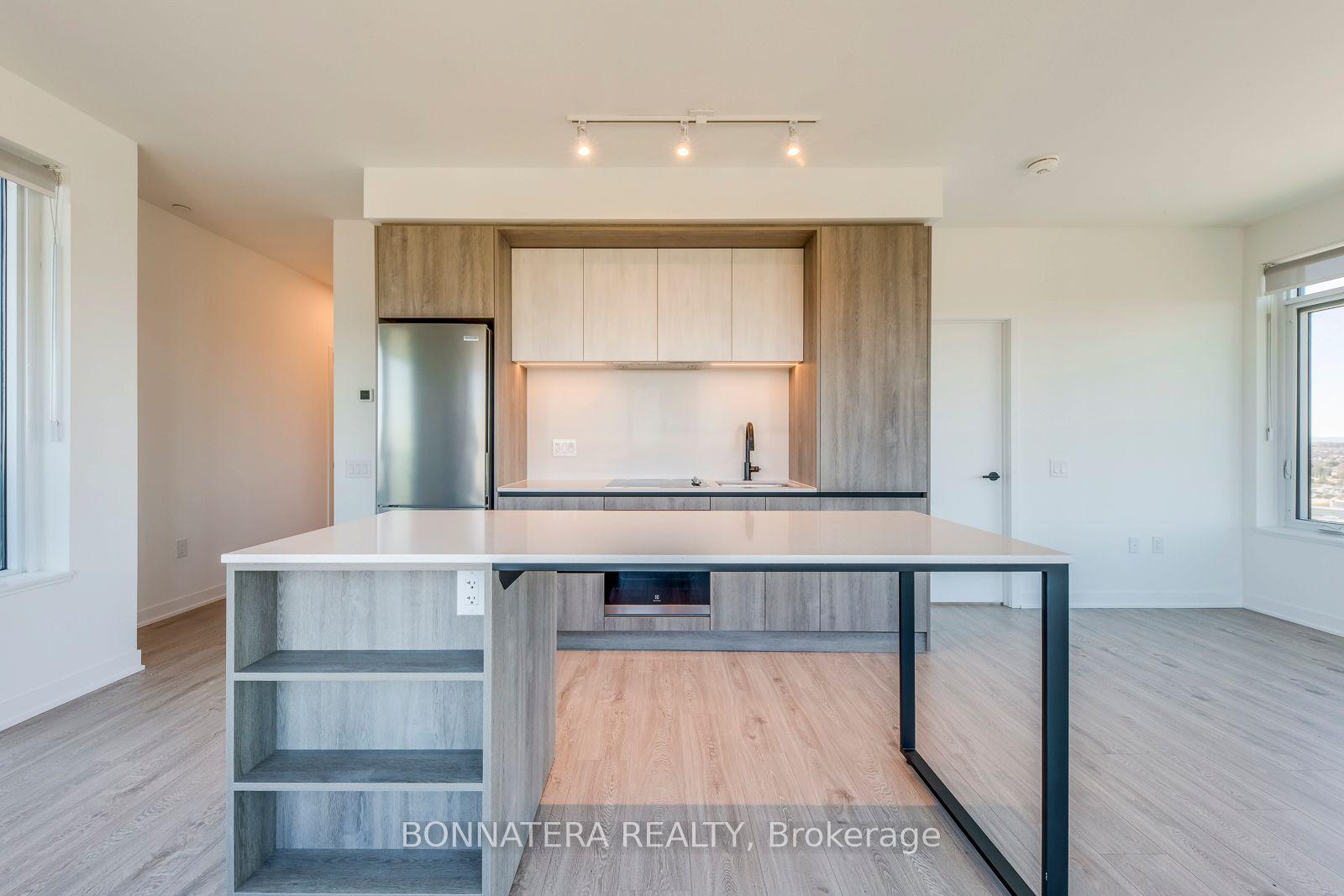 2495 Eglinton Avenue W 1810 #1810, Mississauga — Condo for lease, photo 1