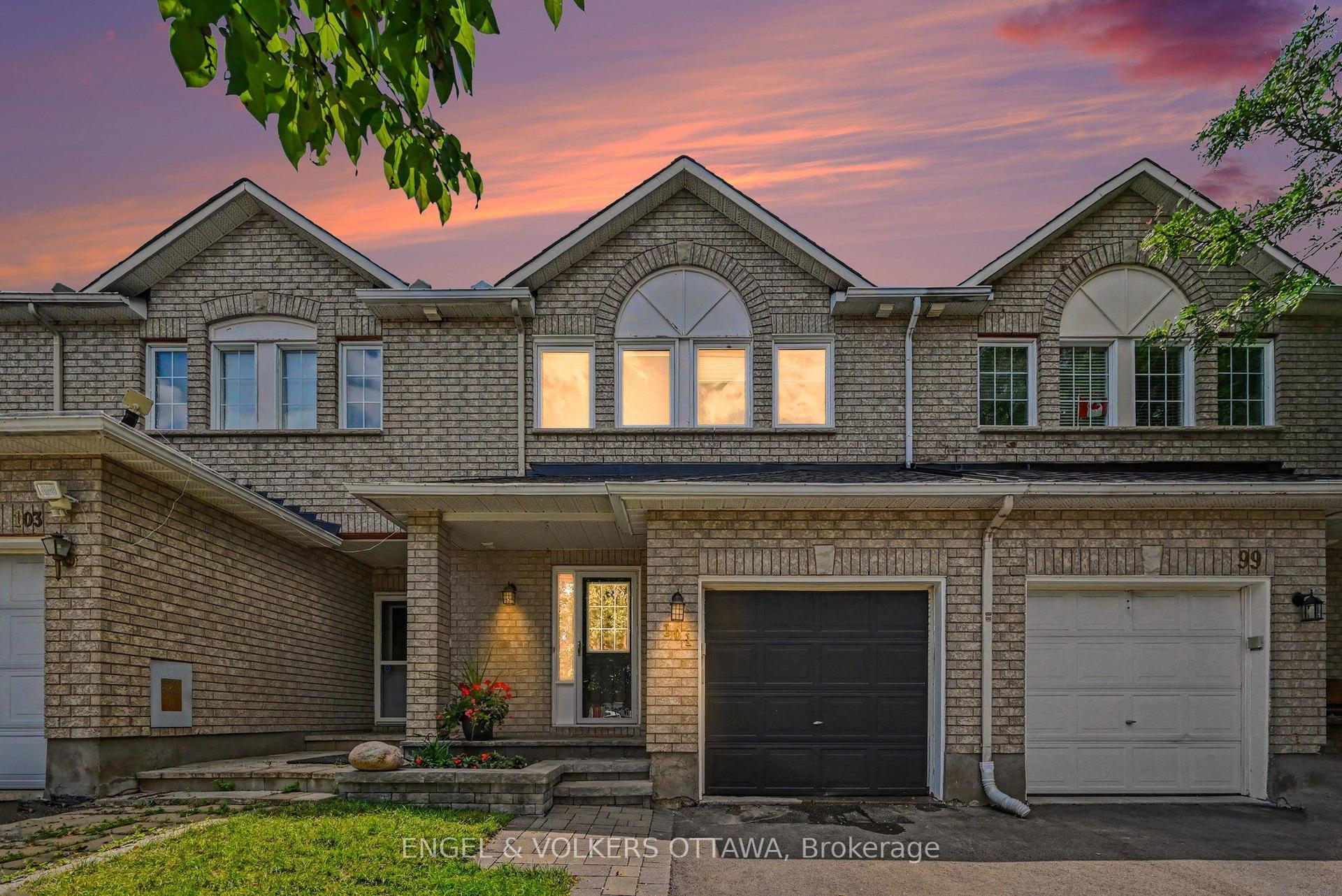 101 Margrave Avenue, Hunt Club - South Keys and Area — Townhouse for sale, photo 1
