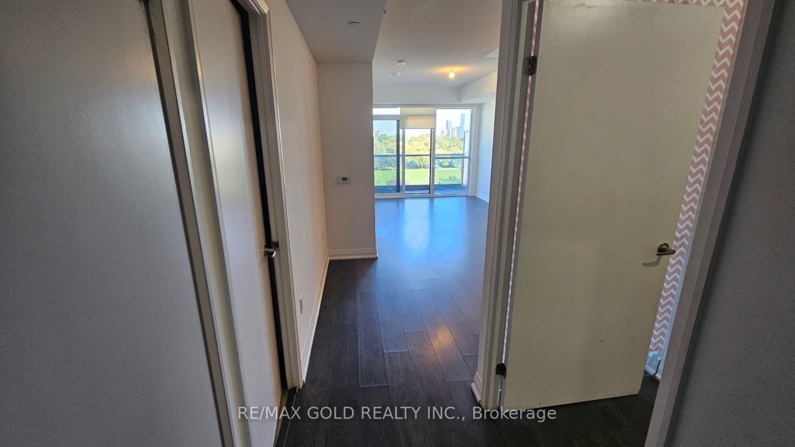 10 Gibbs Road 714 #714, Toronto — Condo for lease, photo 1