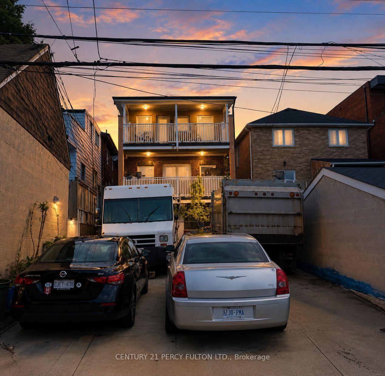 352 Caledonia Road, Toronto — Detached for sale, photo 1